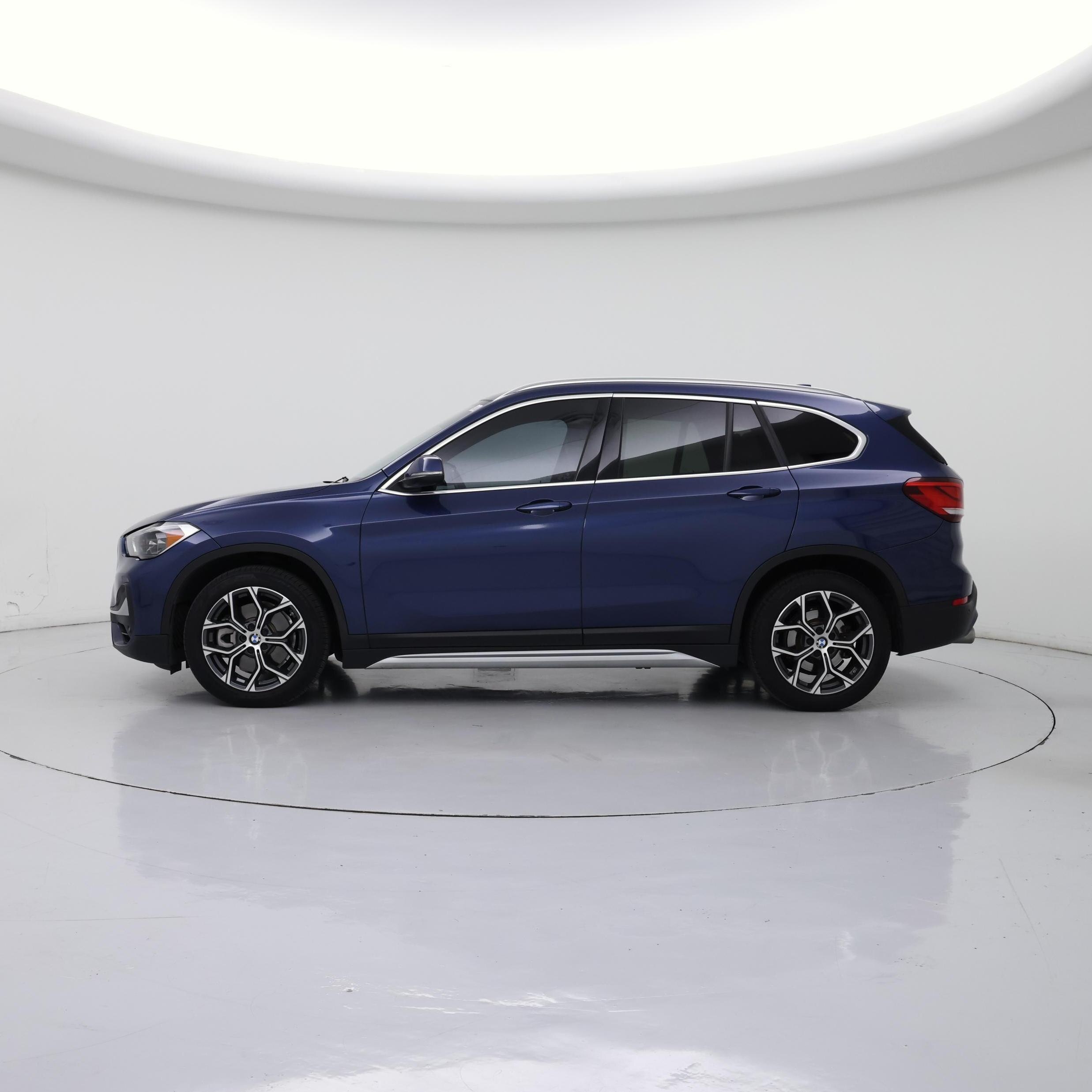 Thumbnail: 2021 BMW X1 - 3