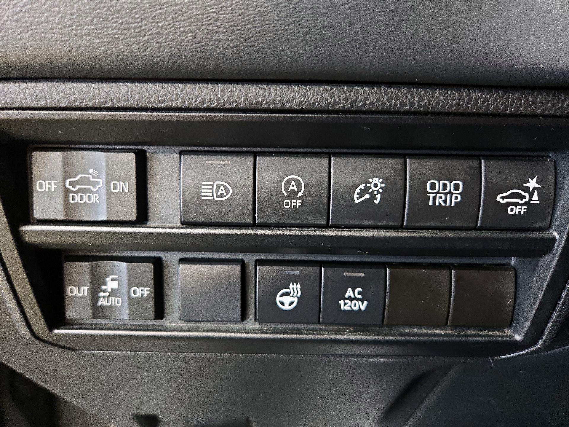 Thumbnail: 2022 Toyota Tundra - 13