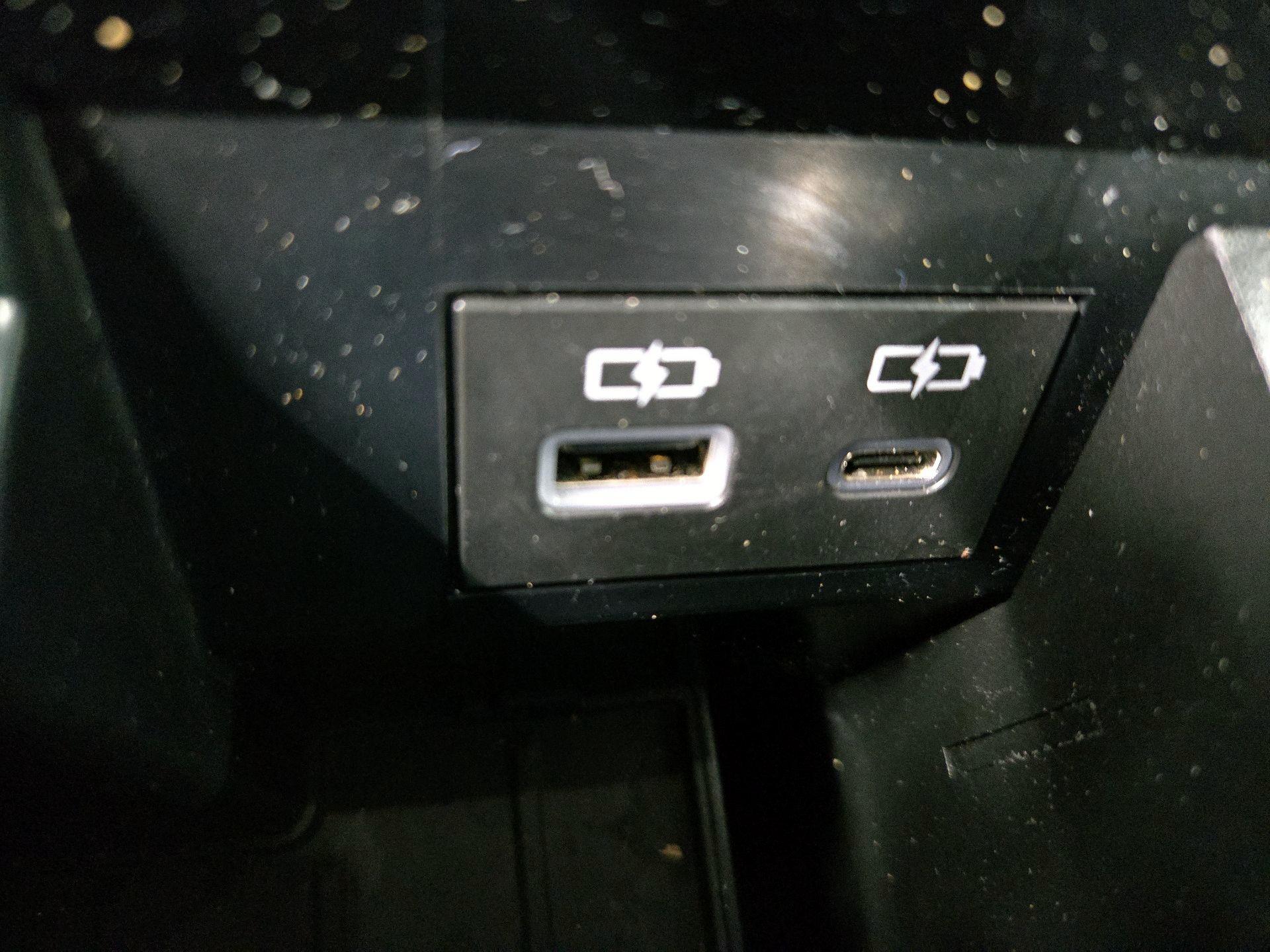 Thumbnail: 2022 Toyota Tundra - 18