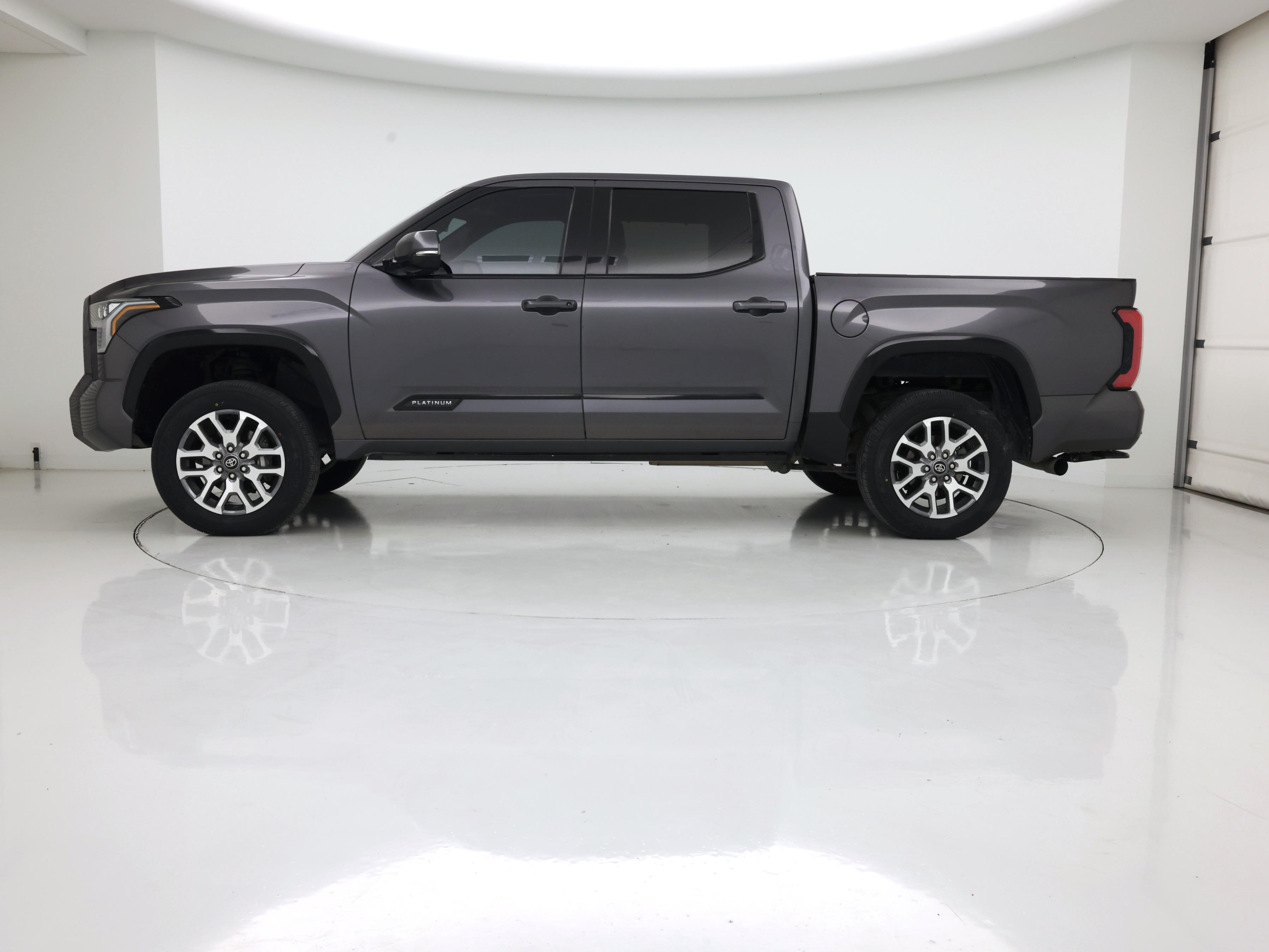 Thumbnail: 2022 Toyota Tundra - 3