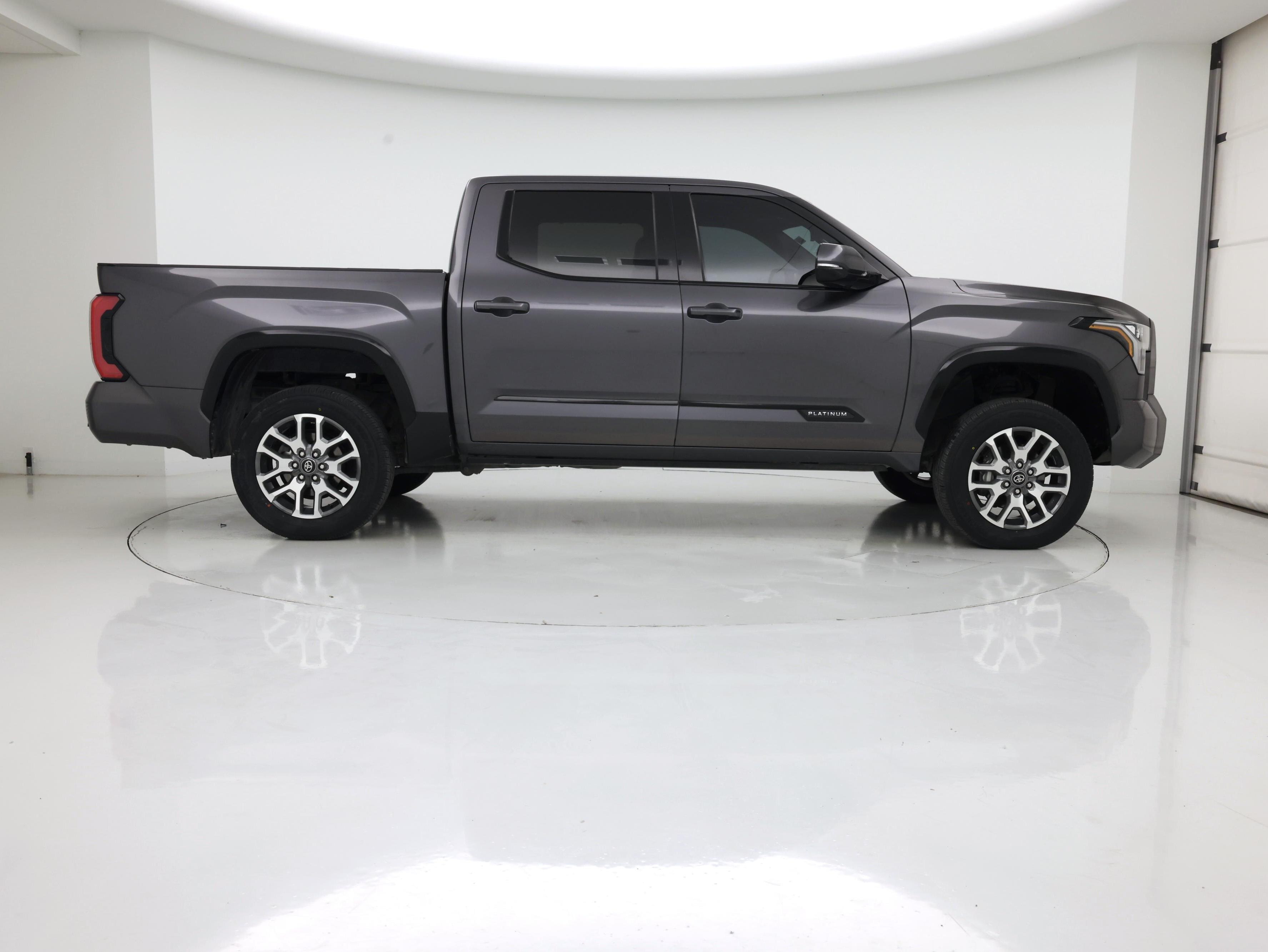 Thumbnail: 2022 Toyota Tundra - 7