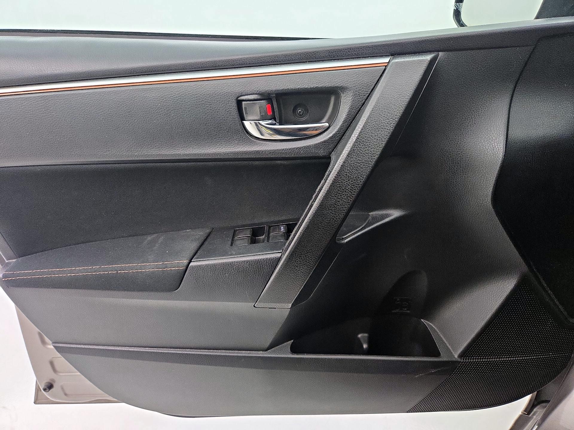 Thumbnail: 2014 Toyota Corolla - 12