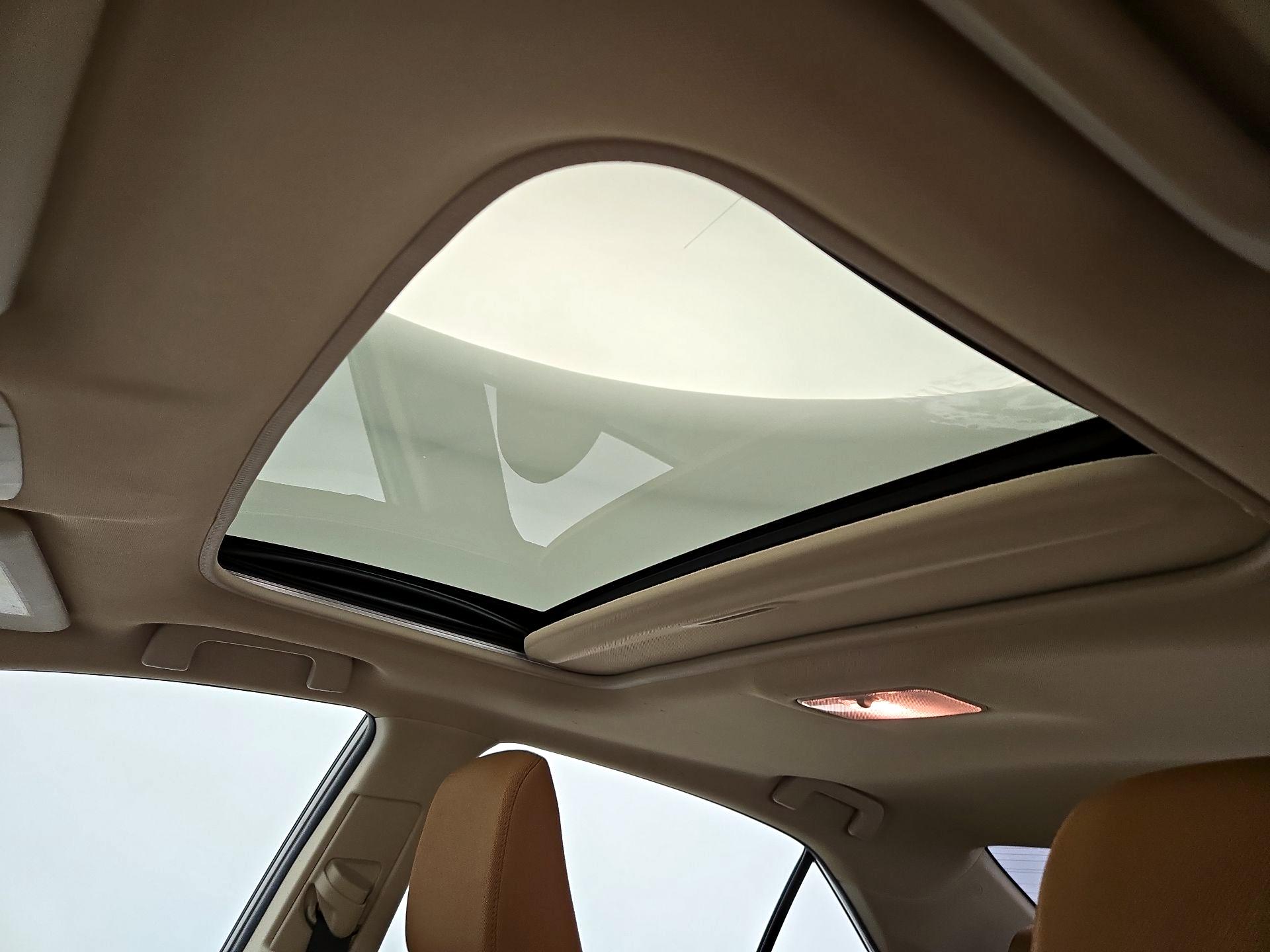 Thumbnail: 2014 Toyota Corolla - 18