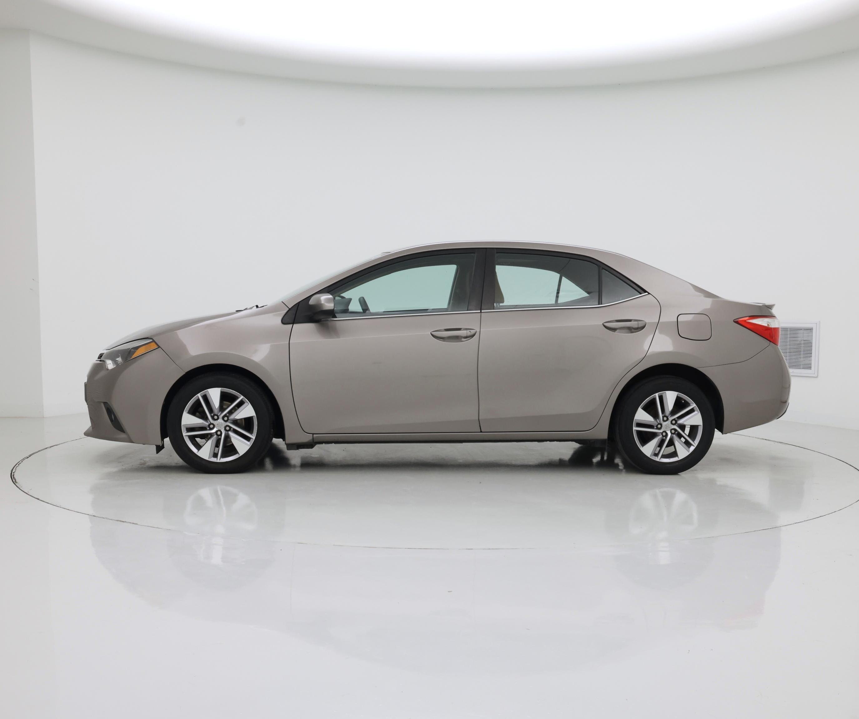 Thumbnail: 2014 Toyota Corolla - 3