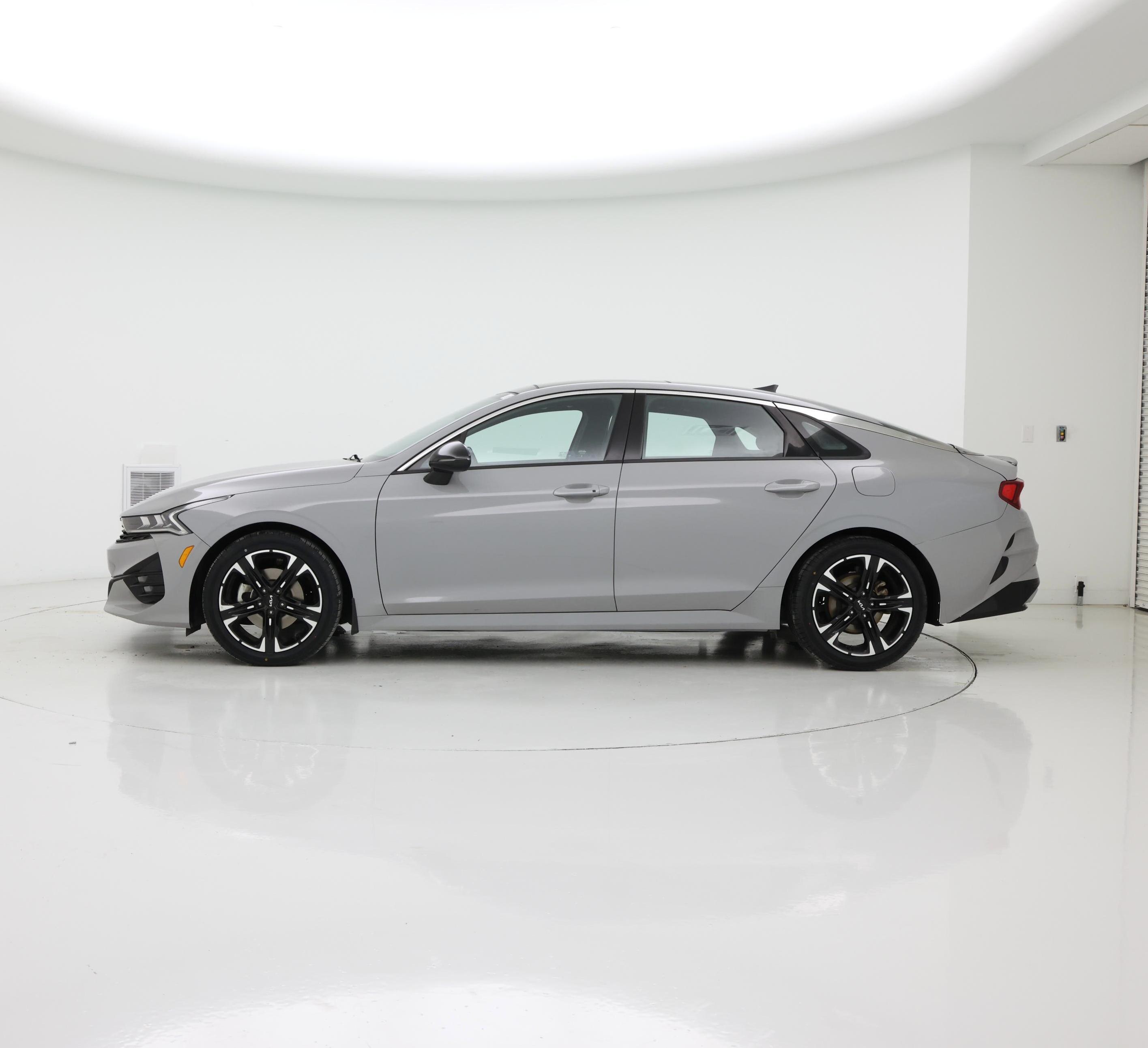 Thumbnail: 2023 Kia K5 - 3