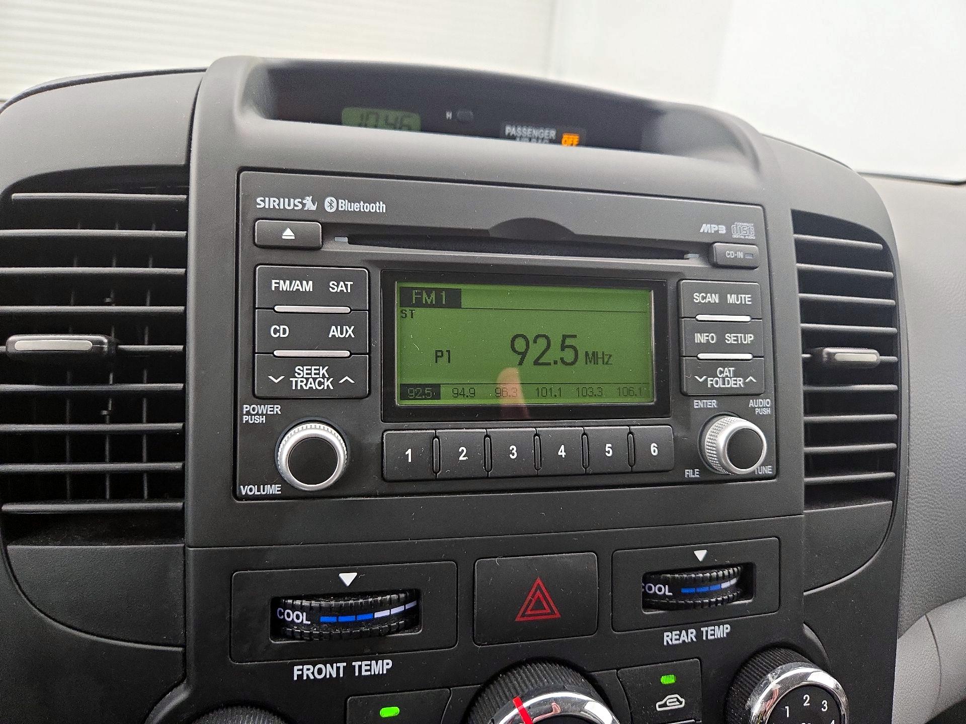 Thumbnail: 2014 Kia Sedona - 15