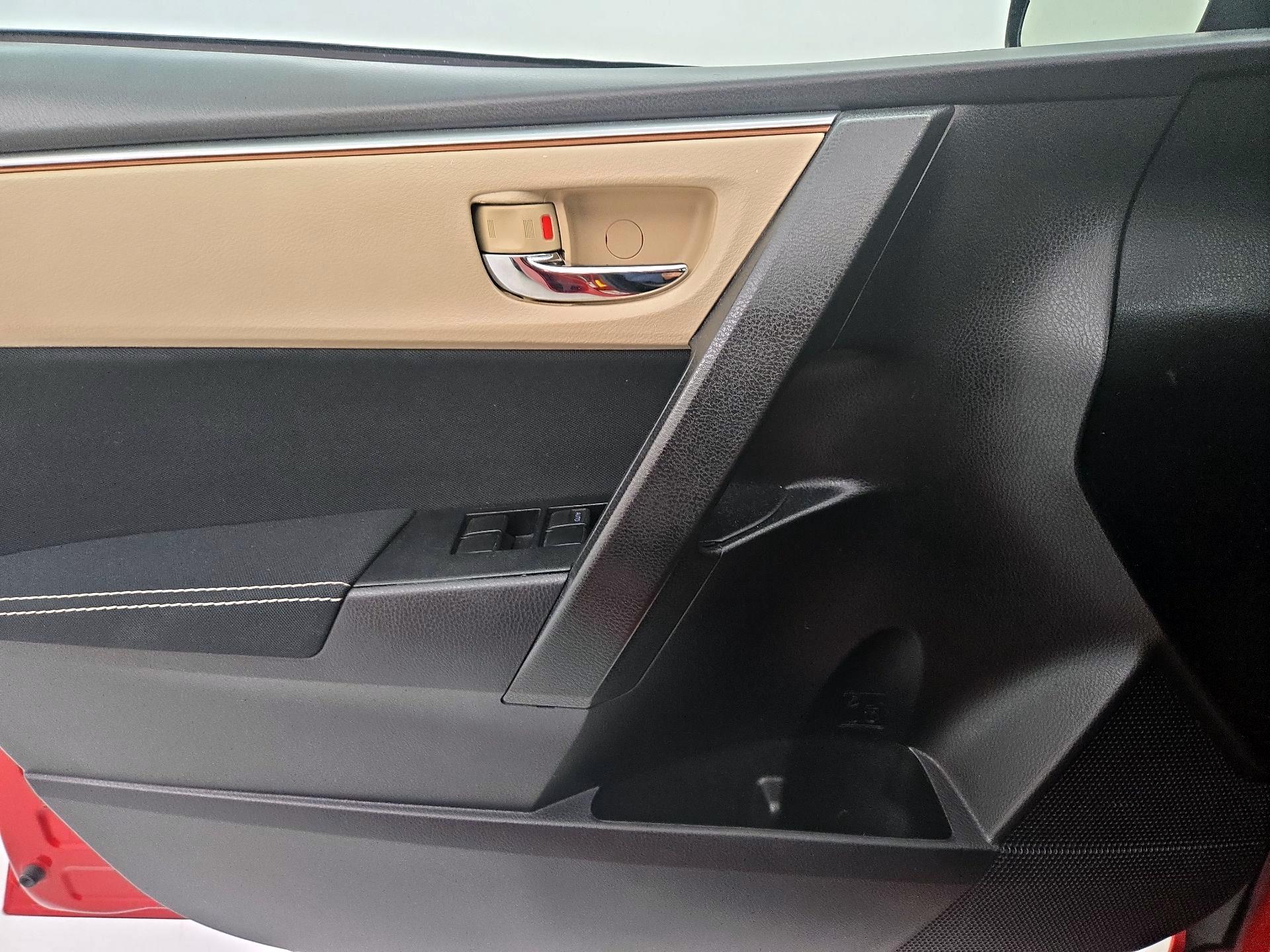 Thumbnail: 2015 Toyota Corolla - 12