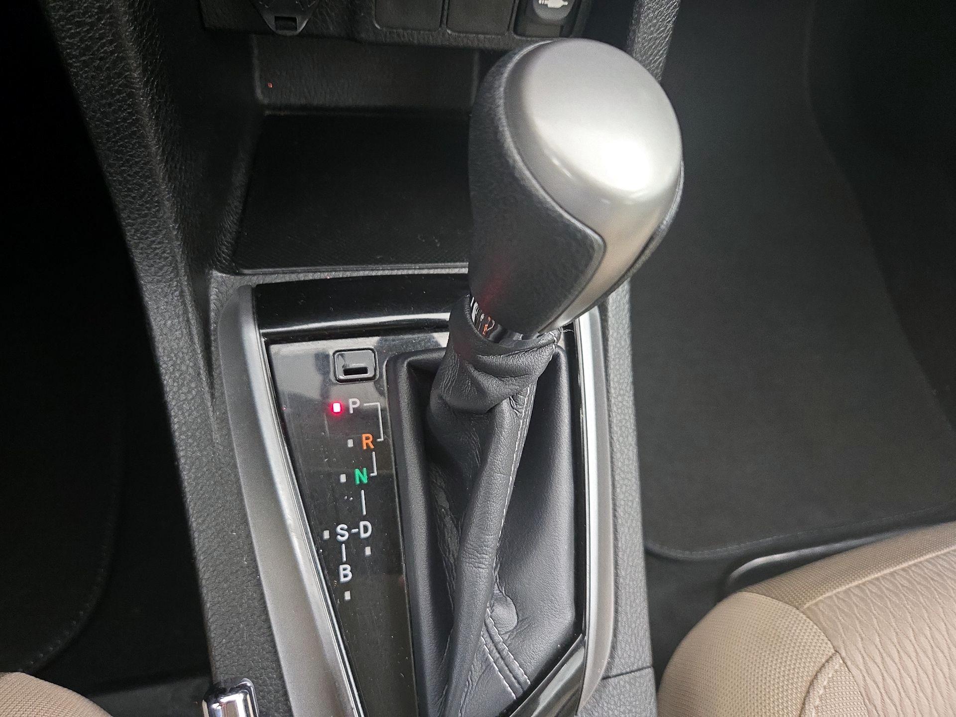 Thumbnail: 2015 Toyota Corolla - 16