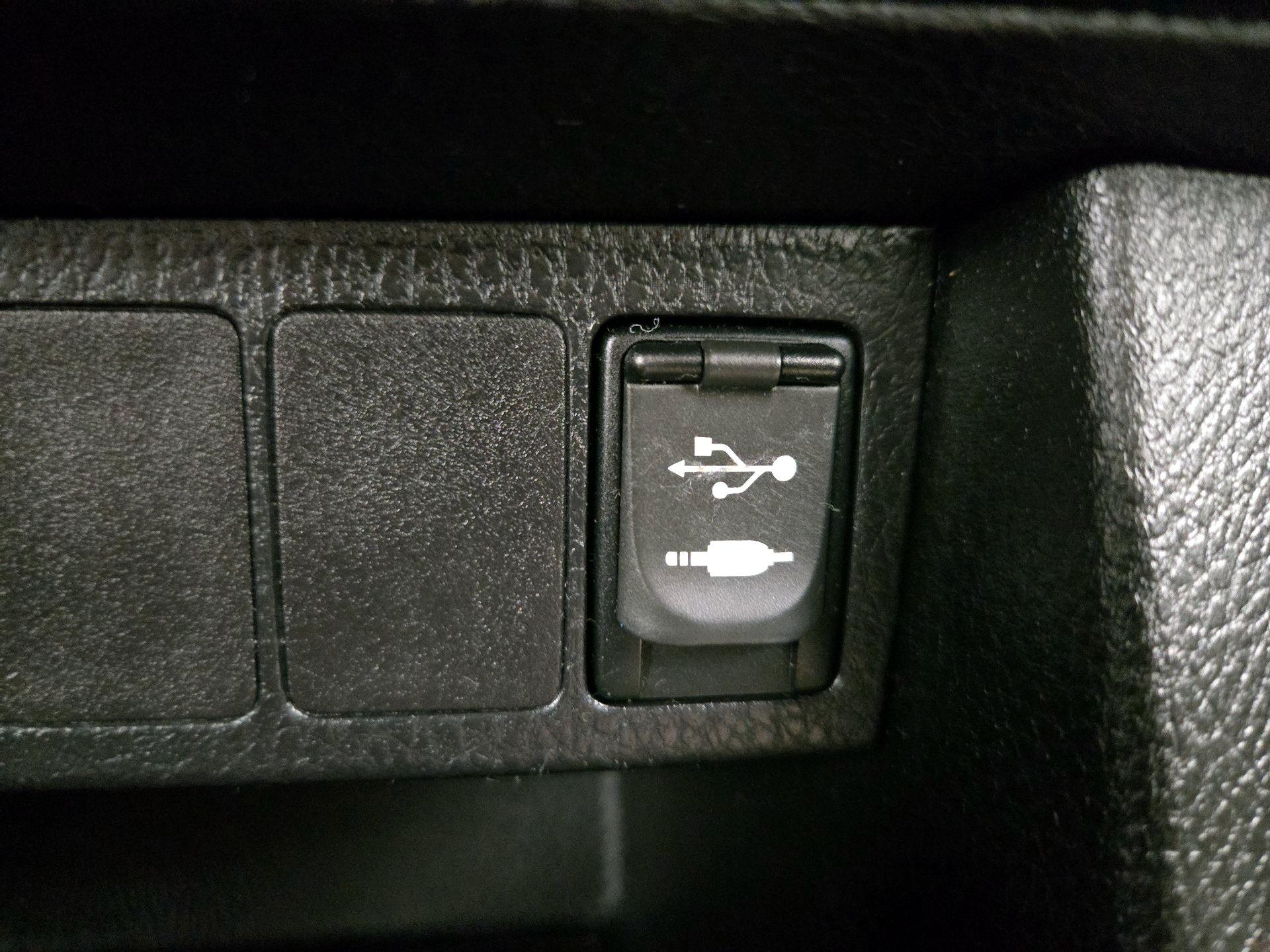 Thumbnail: 2015 Toyota Corolla - 17