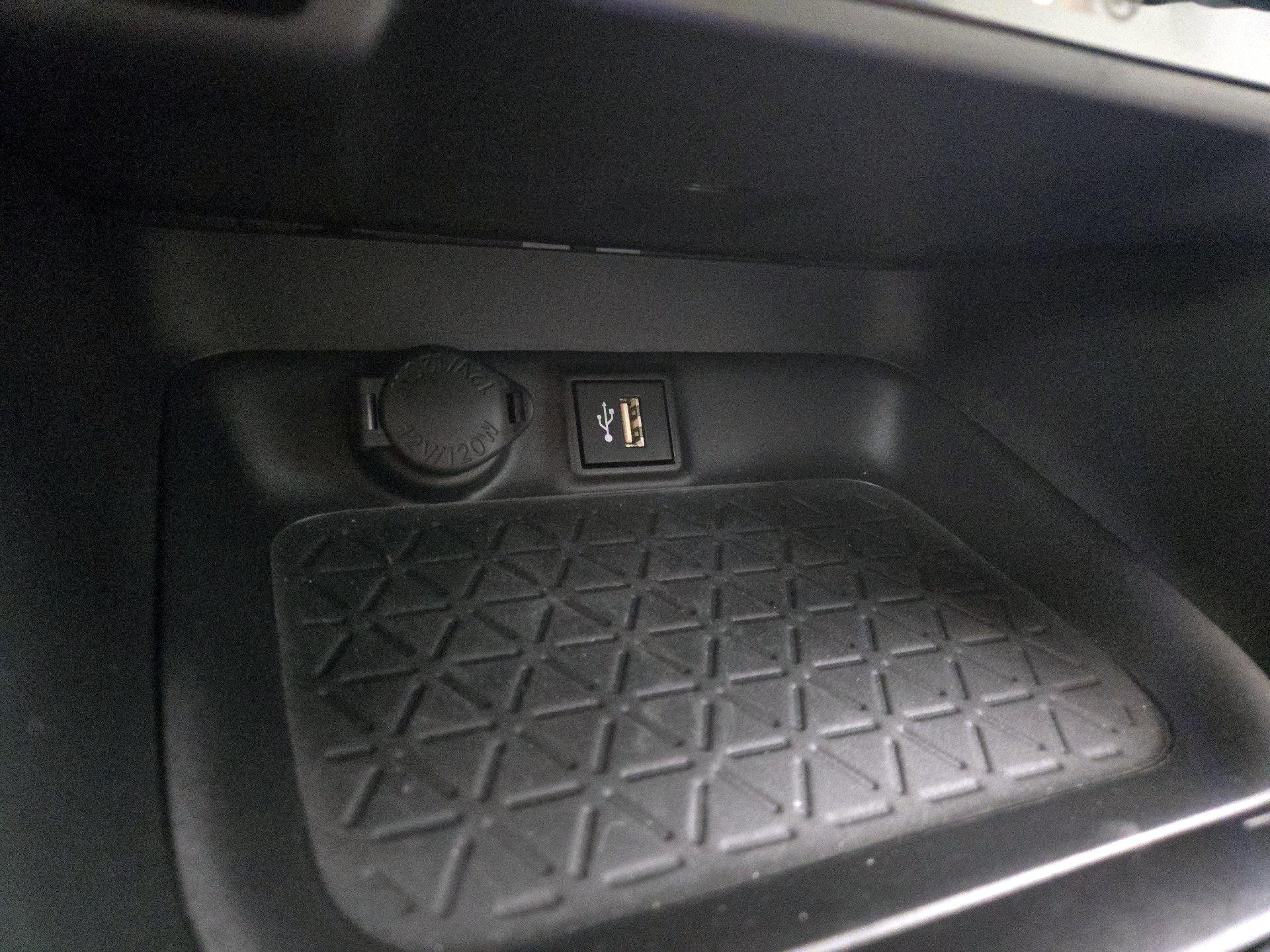 Thumbnail: 2025 Toyota RAV4 - 18