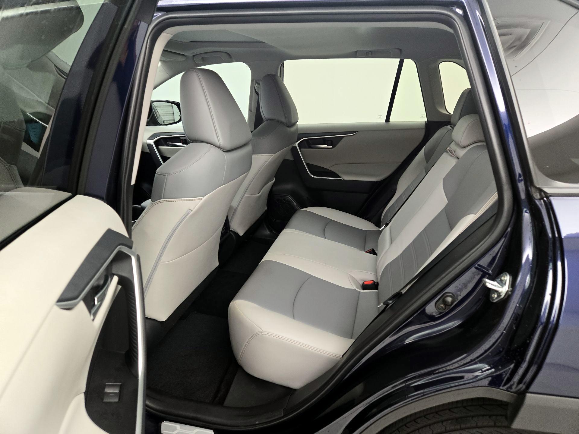 Thumbnail: 2025 Toyota RAV4 - 20