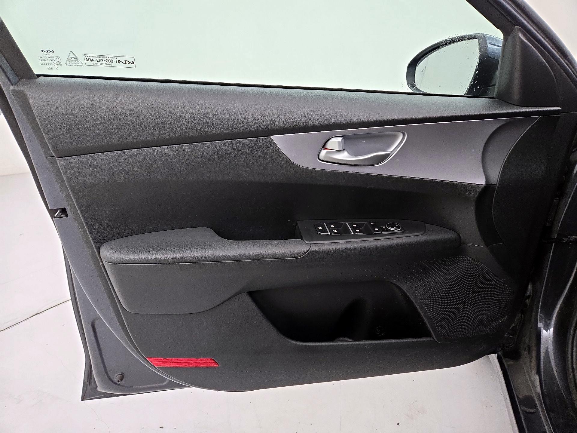 Thumbnail: 2022 Kia Forte - 12