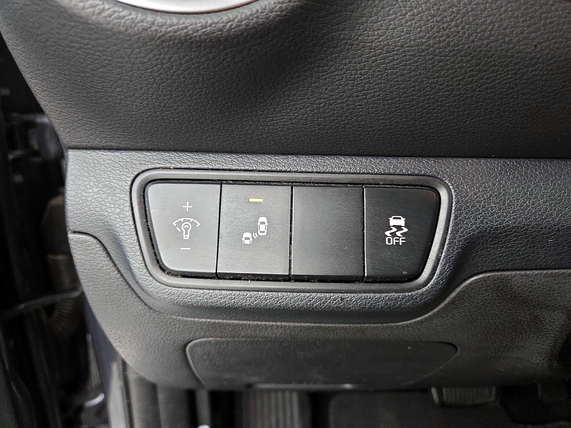 Thumbnail: 2022 Kia Forte - 13