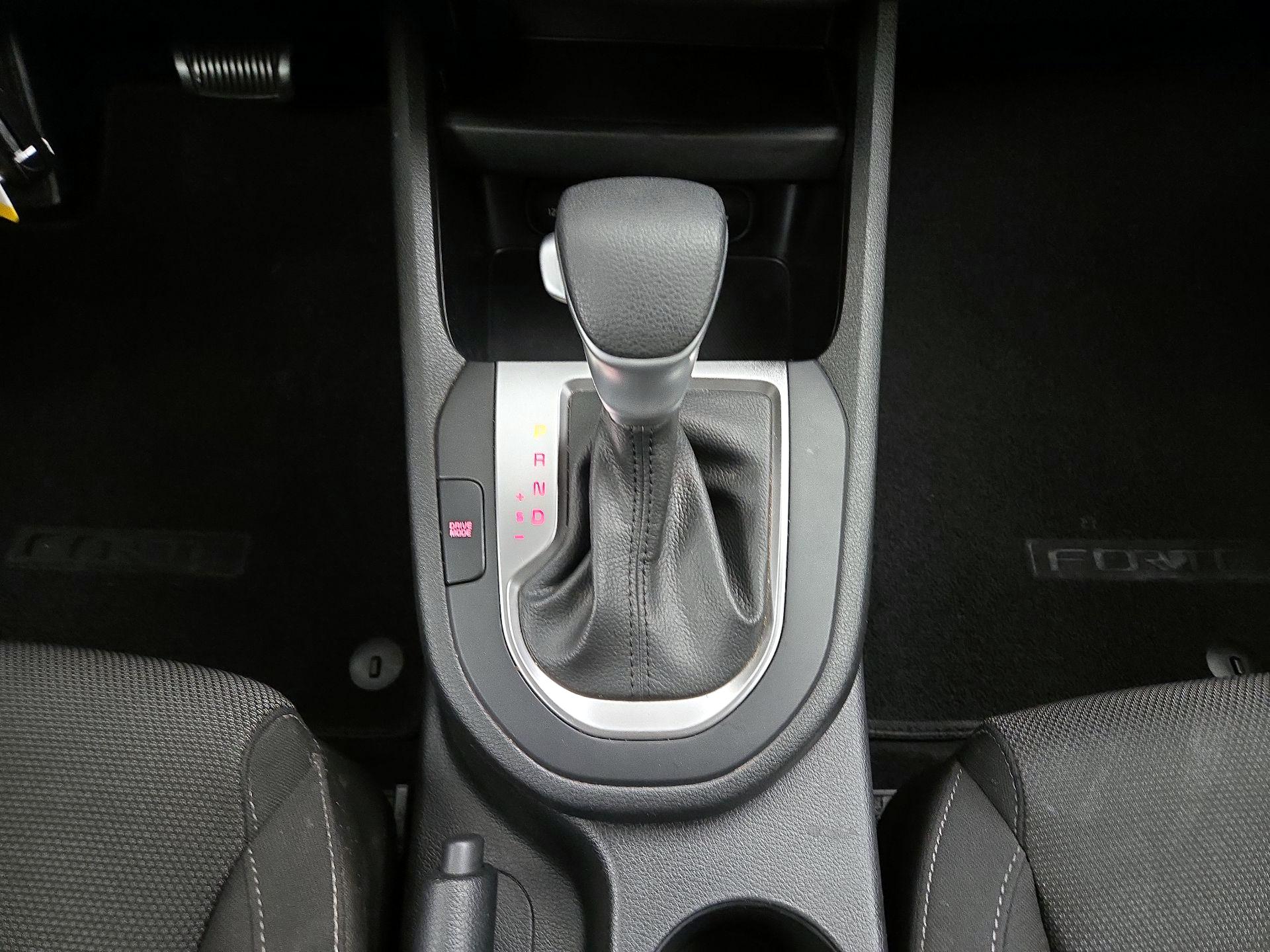 Thumbnail: 2022 Kia Forte - 17