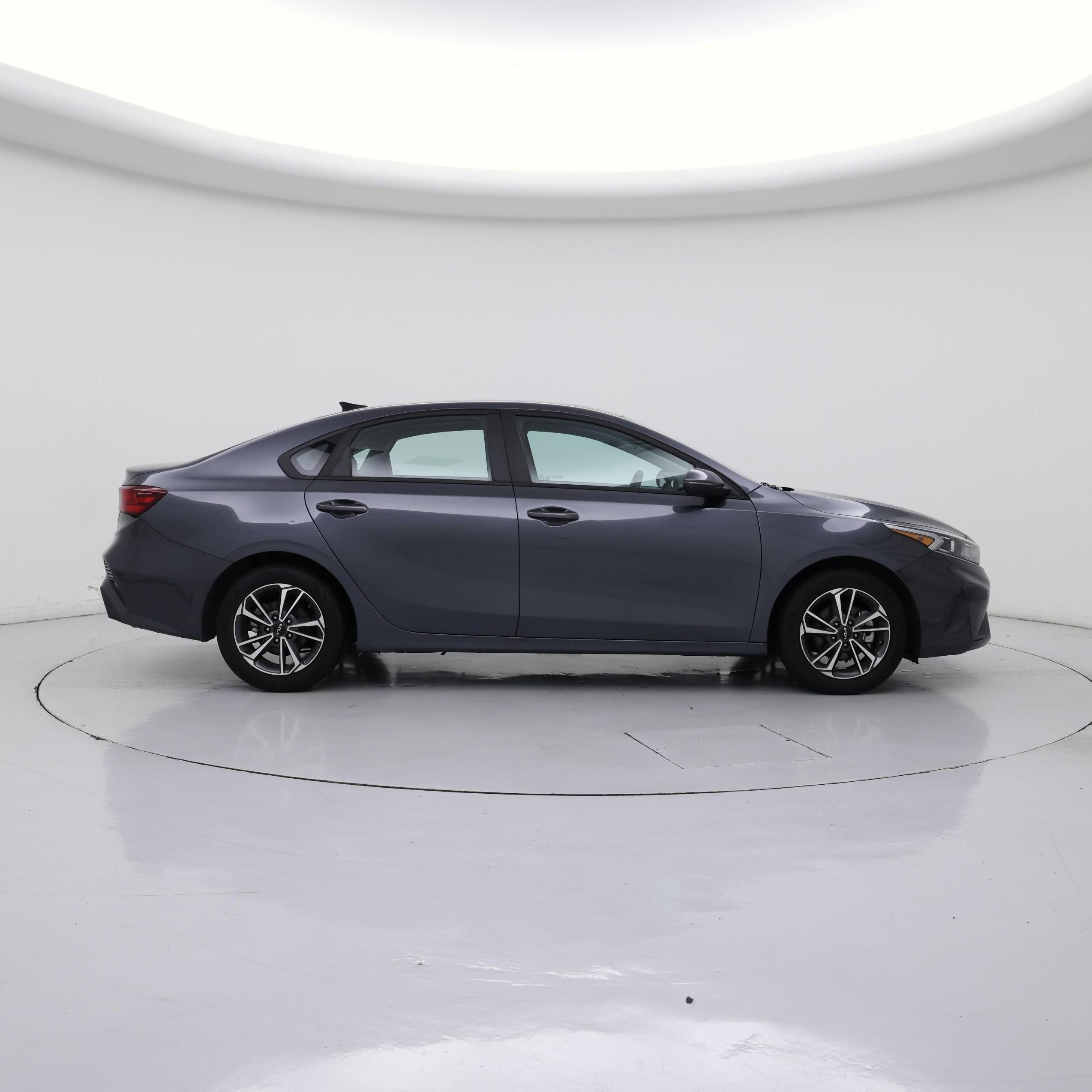 Thumbnail: 2022 Kia Forte - 7