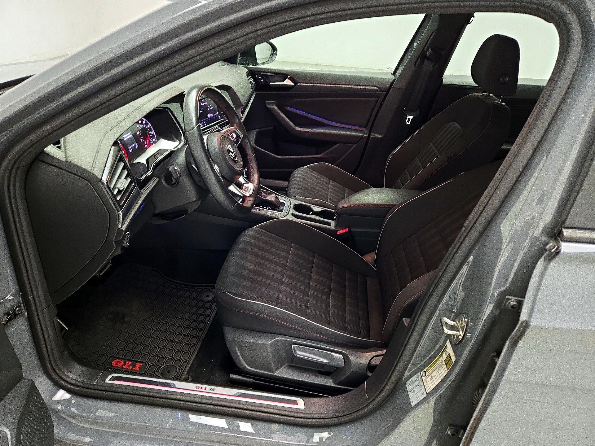 Thumbnail: 2019 Volkswagen Jetta - 11