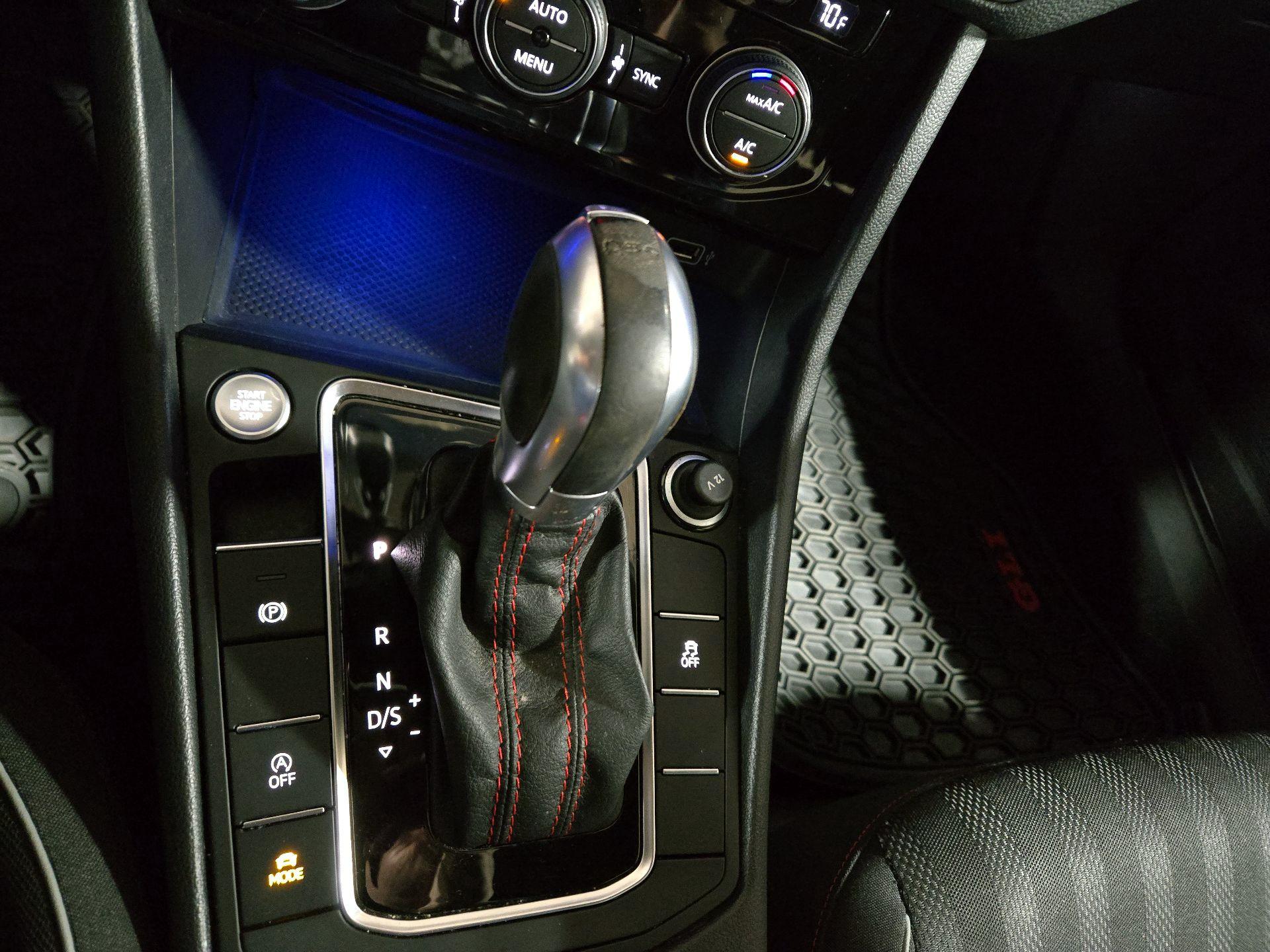 Thumbnail: 2019 Volkswagen Jetta - 16