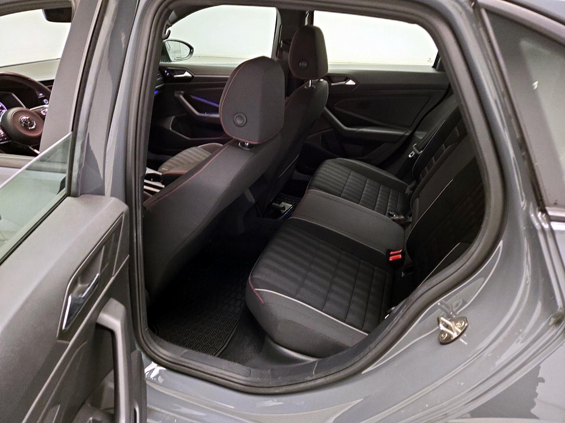 Thumbnail: 2019 Volkswagen Jetta - 18