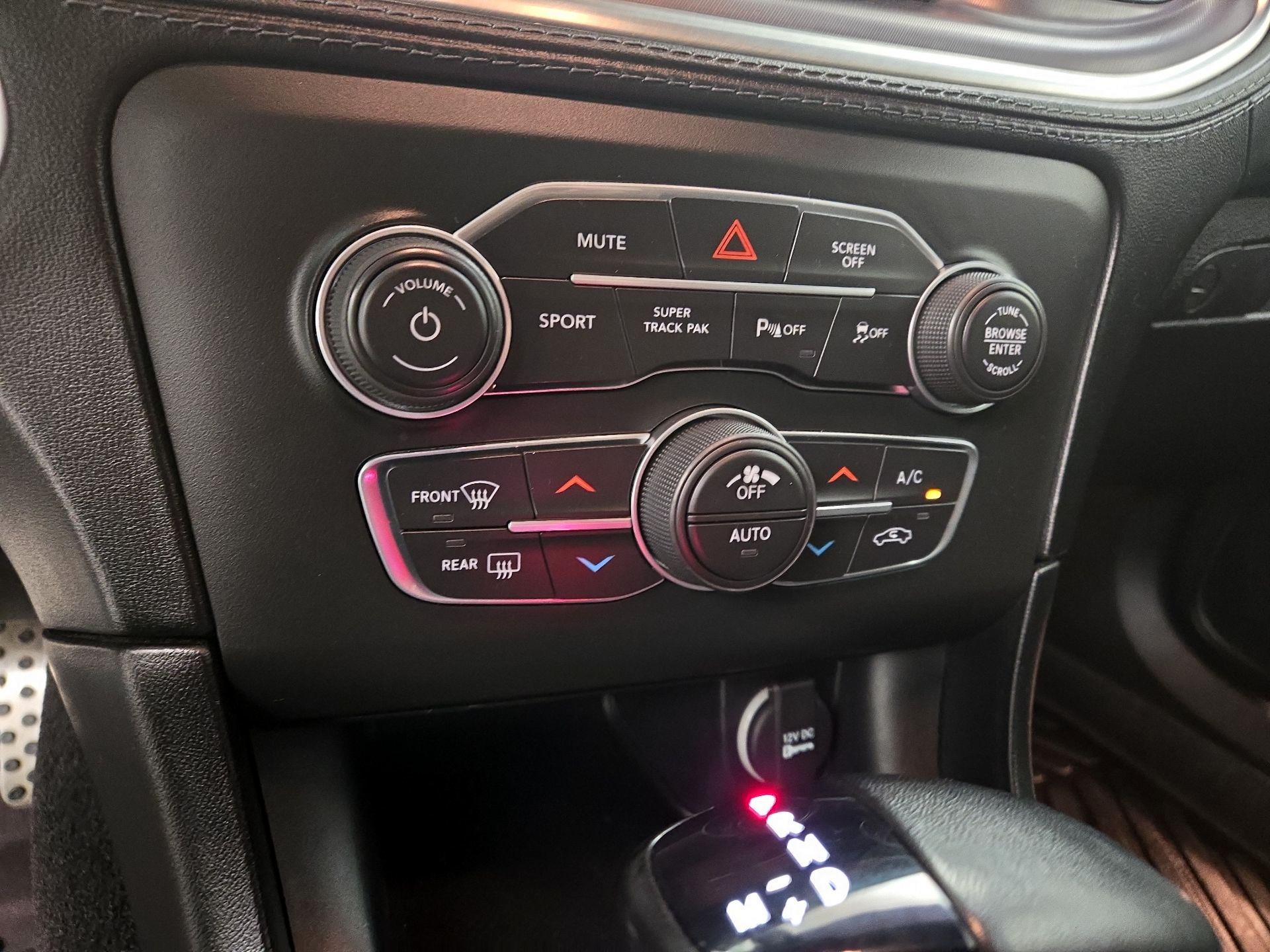 Thumbnail: 2021 Dodge Charger - 16