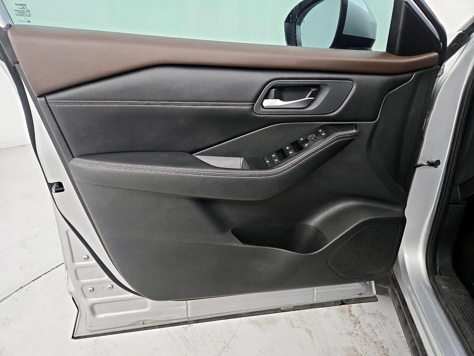 Thumbnail: 2023 Nissan Rogue - 12