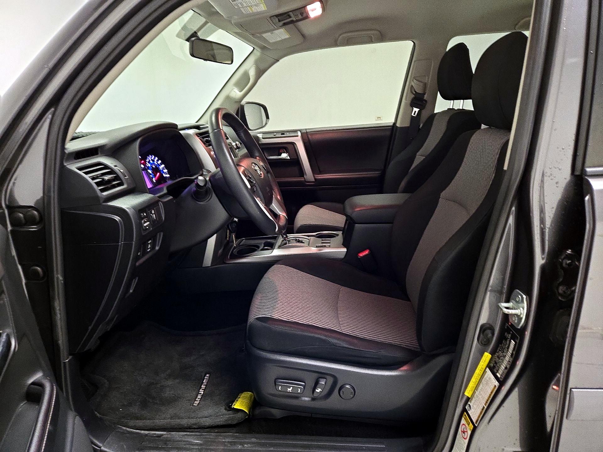 Thumbnail: 2016 Toyota 4Runner - 11