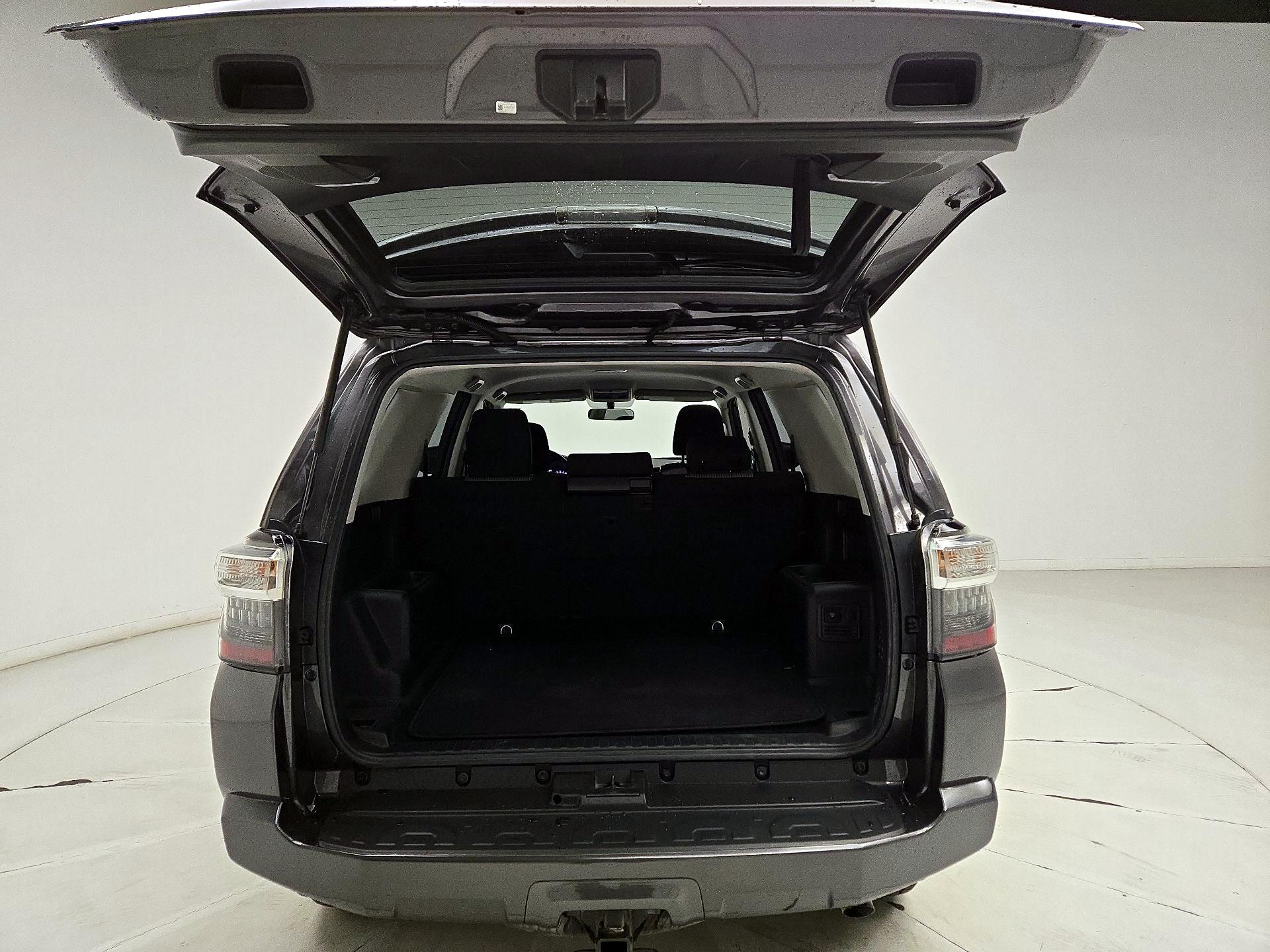 Thumbnail: 2016 Toyota 4Runner - 19