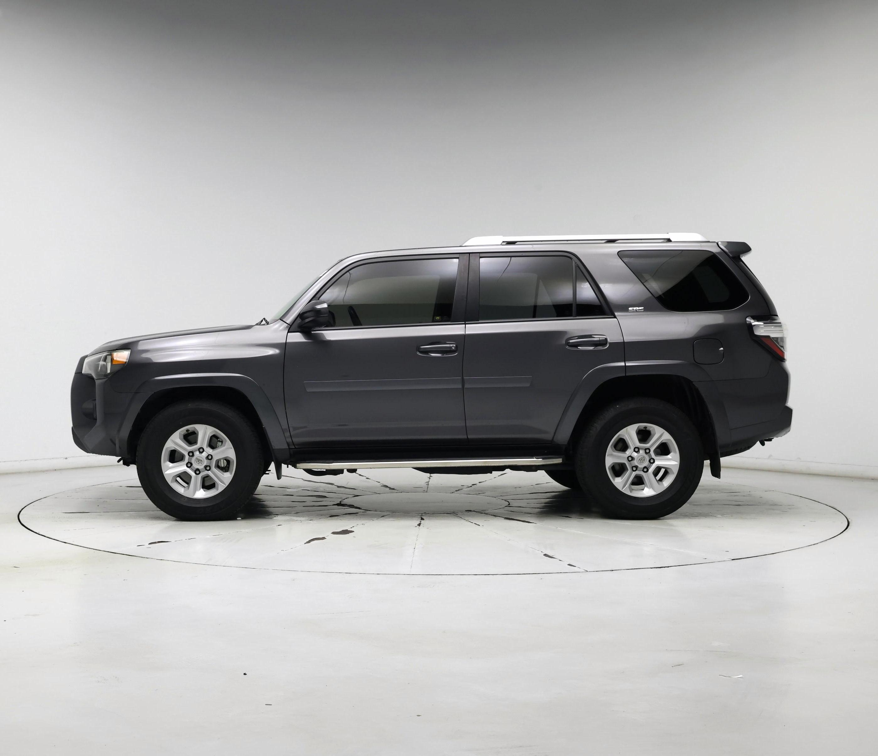 Thumbnail: 2016 Toyota 4Runner - 3