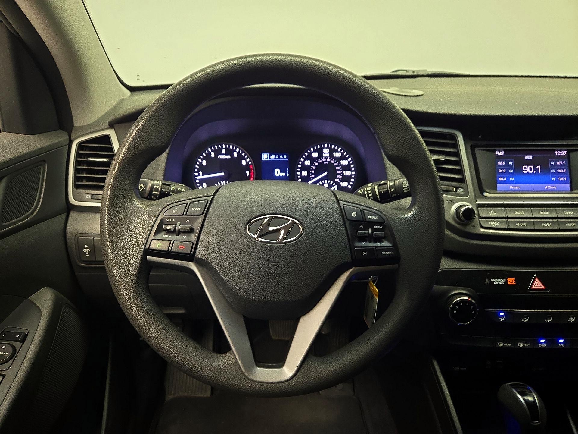 Thumbnail: 2016 Hyundai Tucson - 10