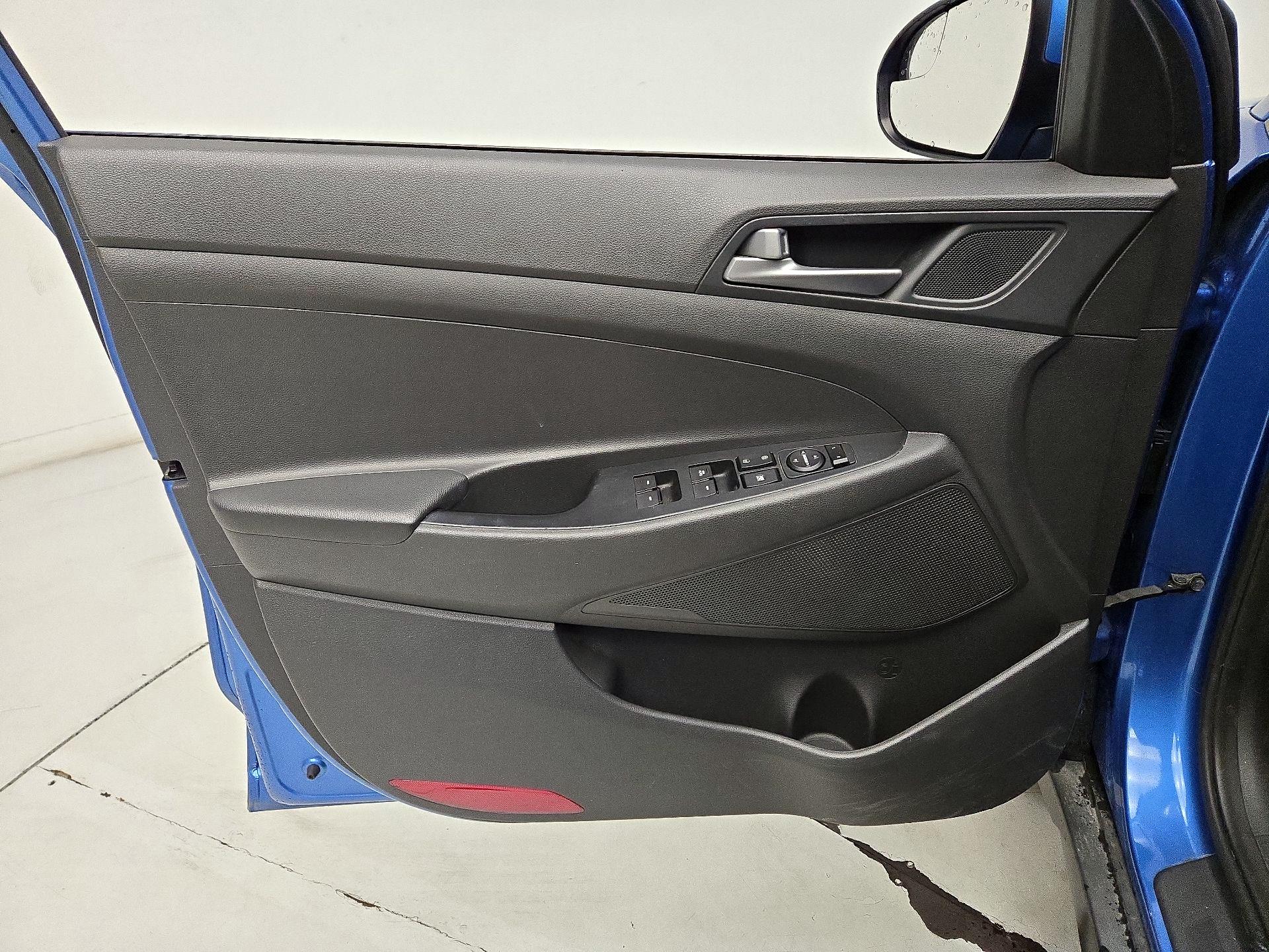 Thumbnail: 2016 Hyundai Tucson - 12