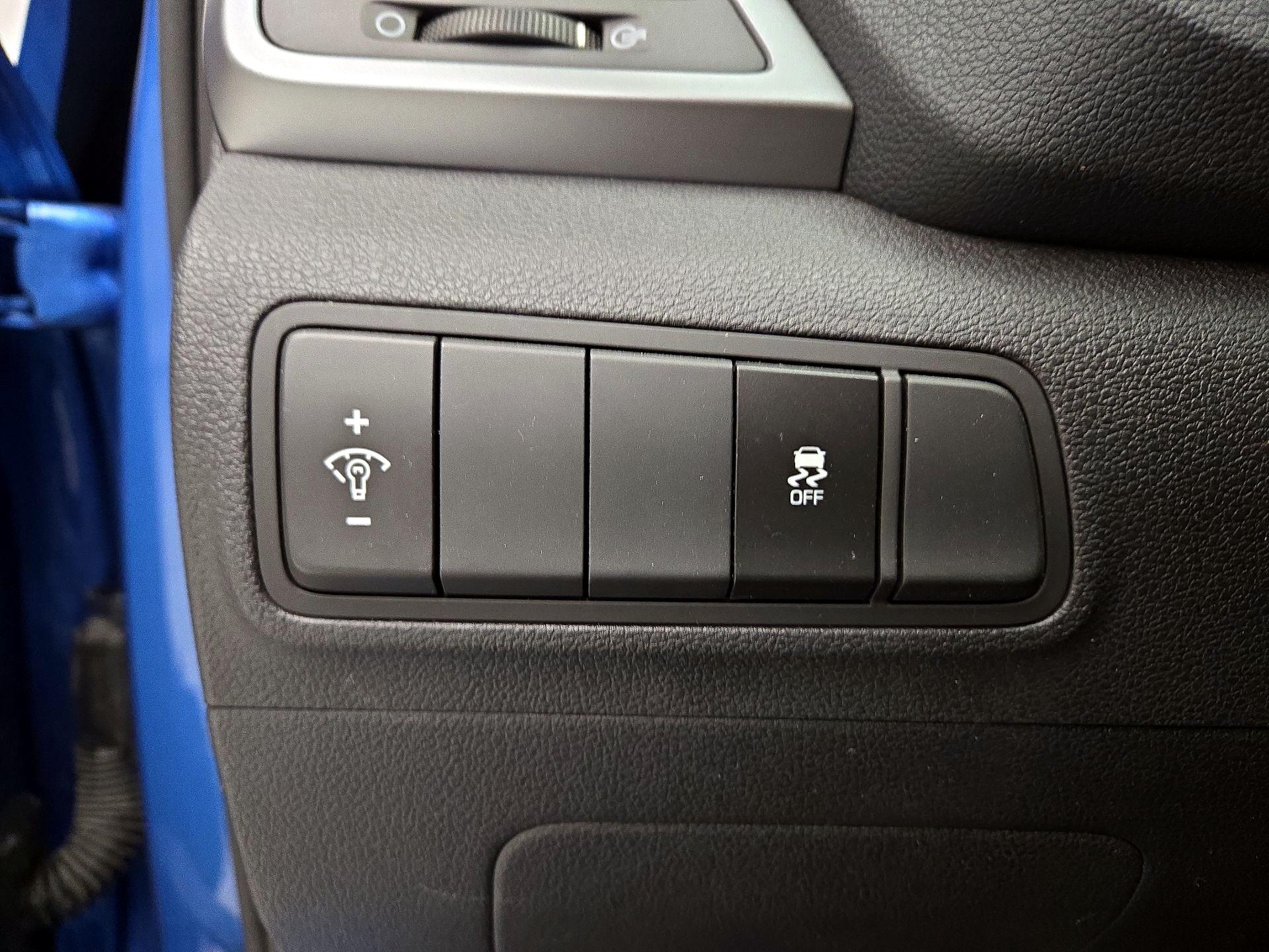 Thumbnail: 2016 Hyundai Tucson - 13