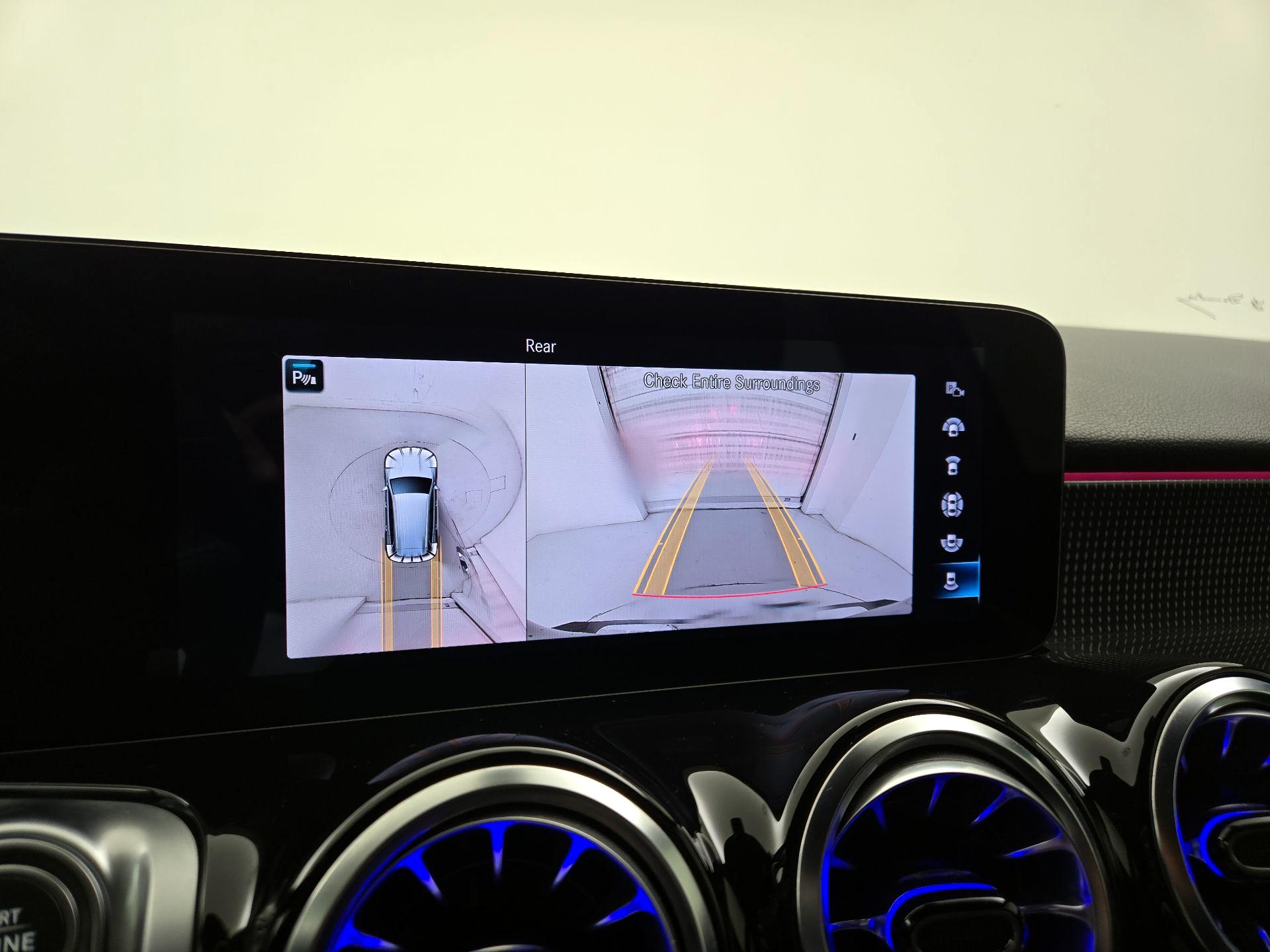 Thumbnail: 2022 Mercedes-Benz GLB - 14