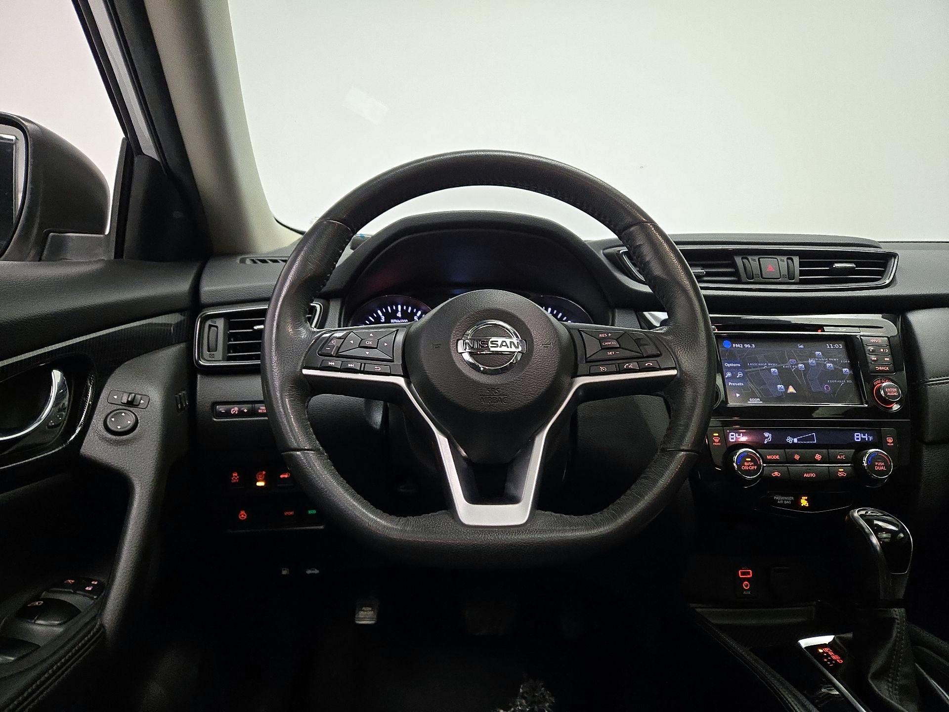 Thumbnail: 2017 Nissan Rogue - 10