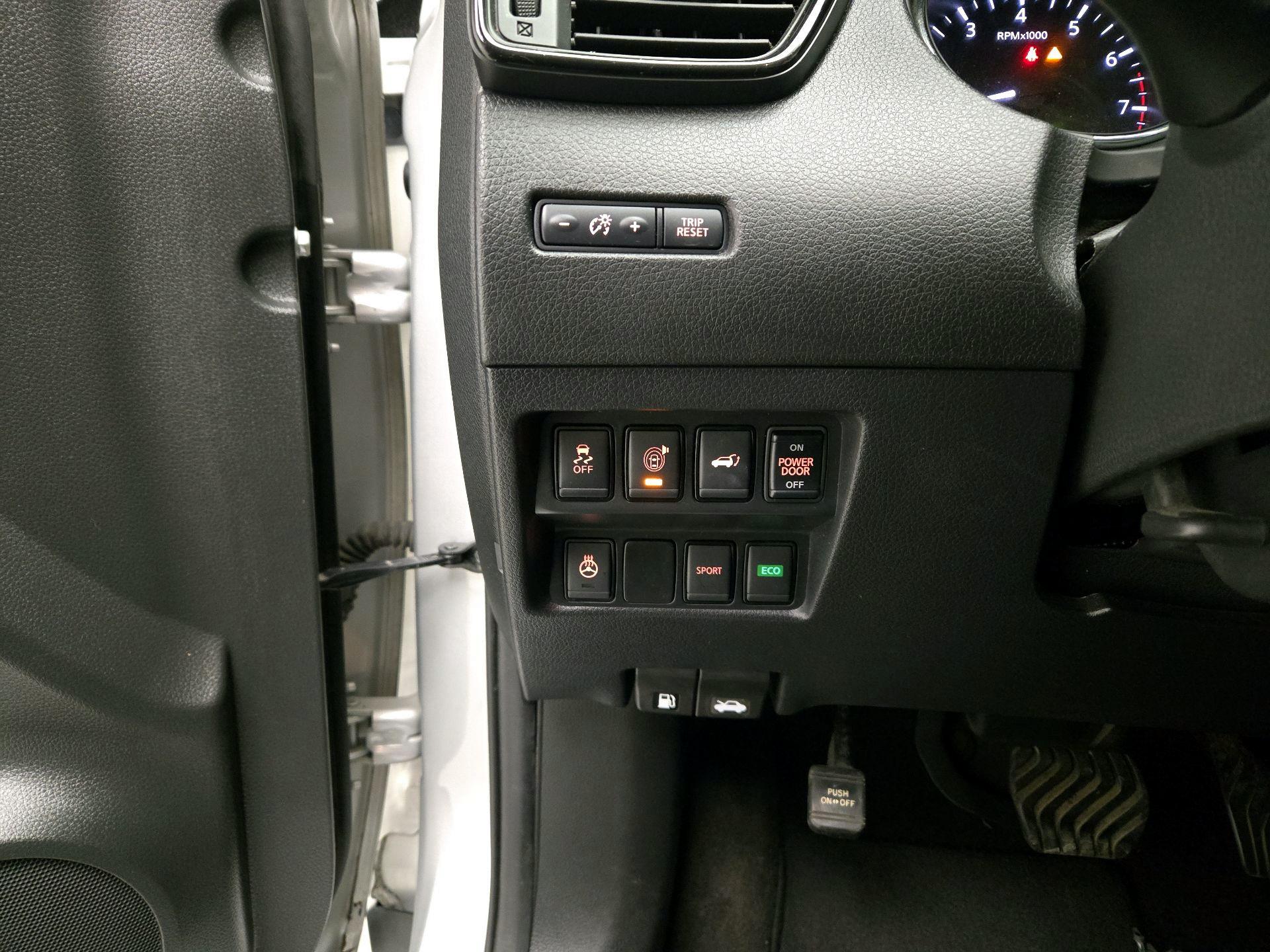 Thumbnail: 2017 Nissan Rogue - 13