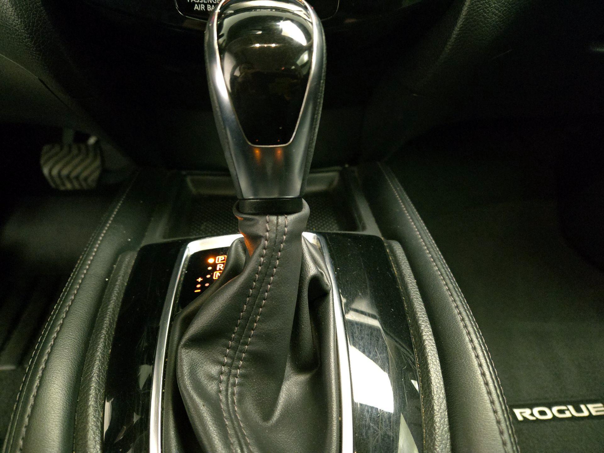 Thumbnail: 2017 Nissan Rogue - 18