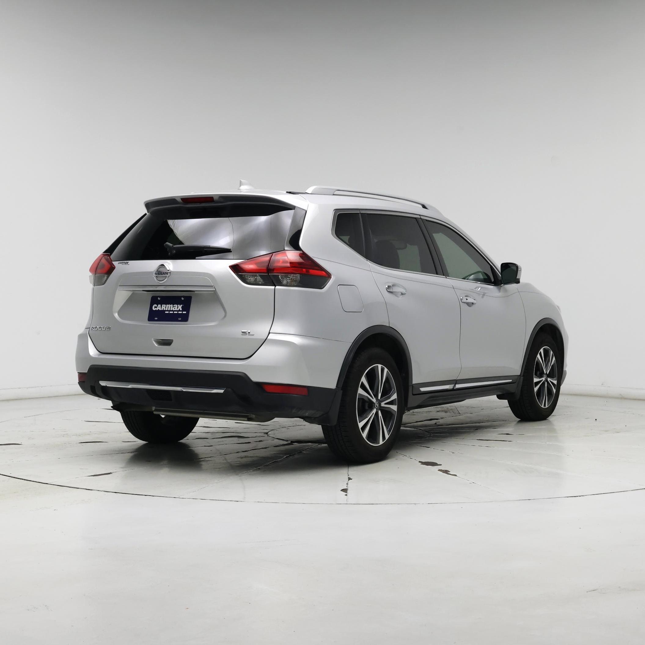 Thumbnail: 2017 Nissan Rogue - 8