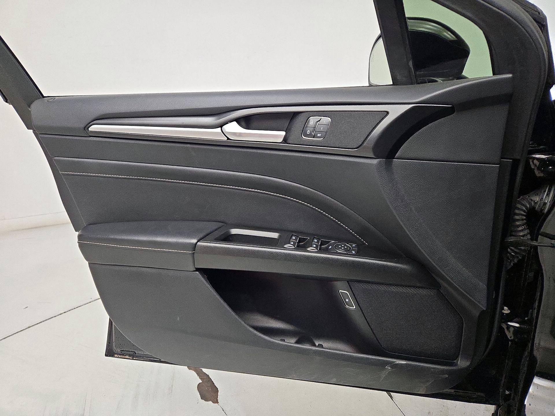 Thumbnail: 2019 Ford Fusion - 12