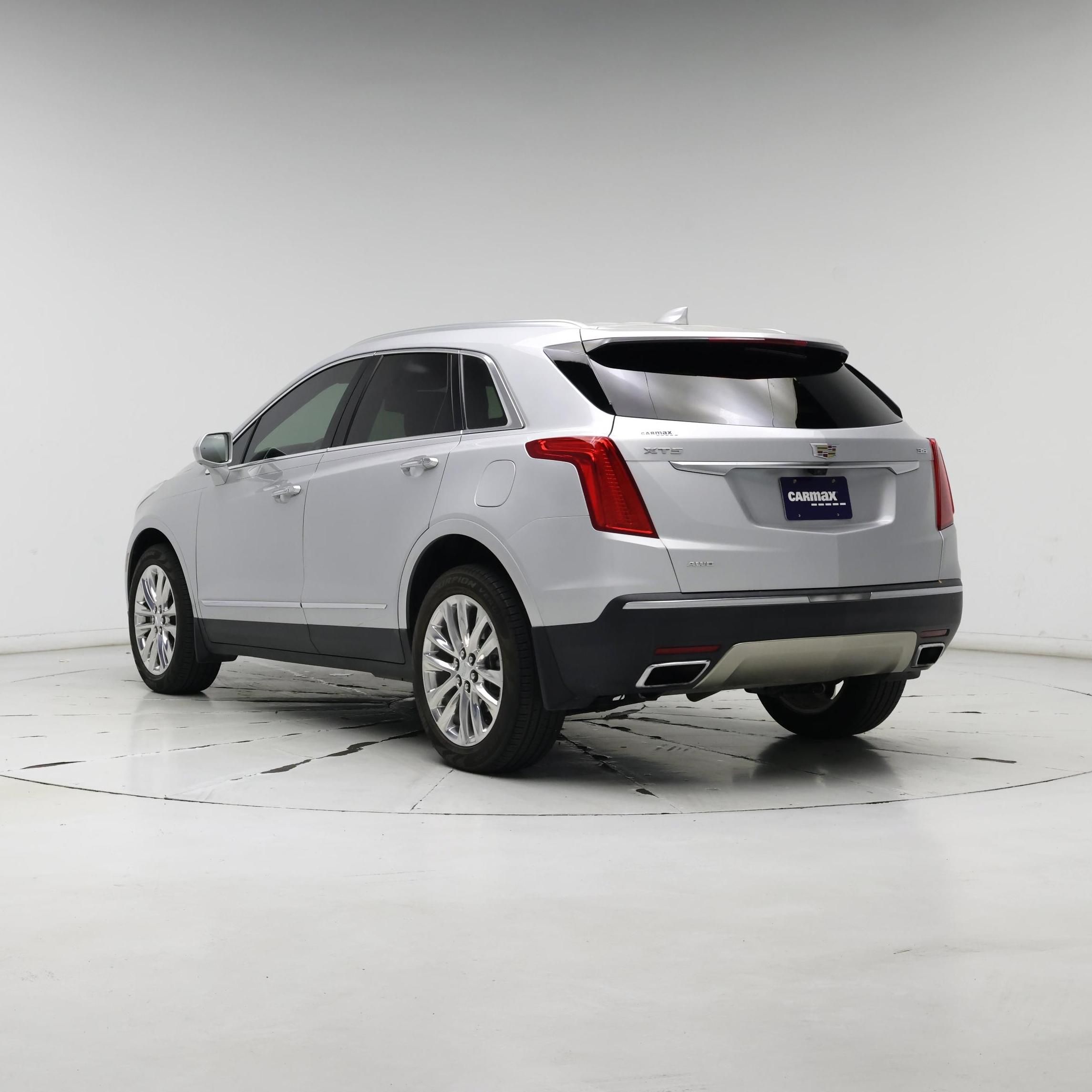Thumbnail: 2017 Cadillac XT5 - 2