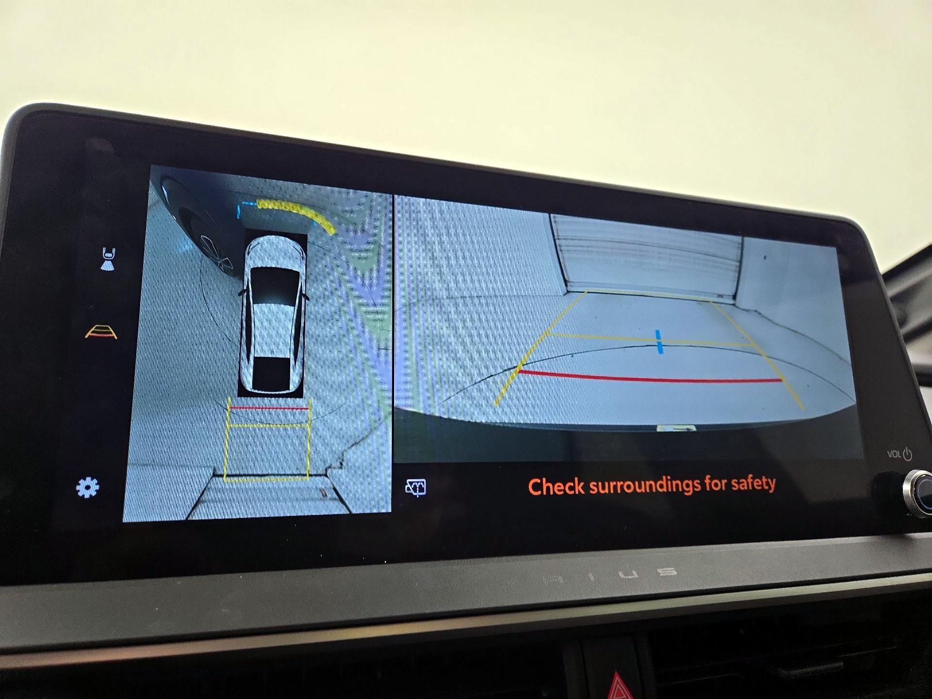 Thumbnail: 2024 Toyota Prius - 14