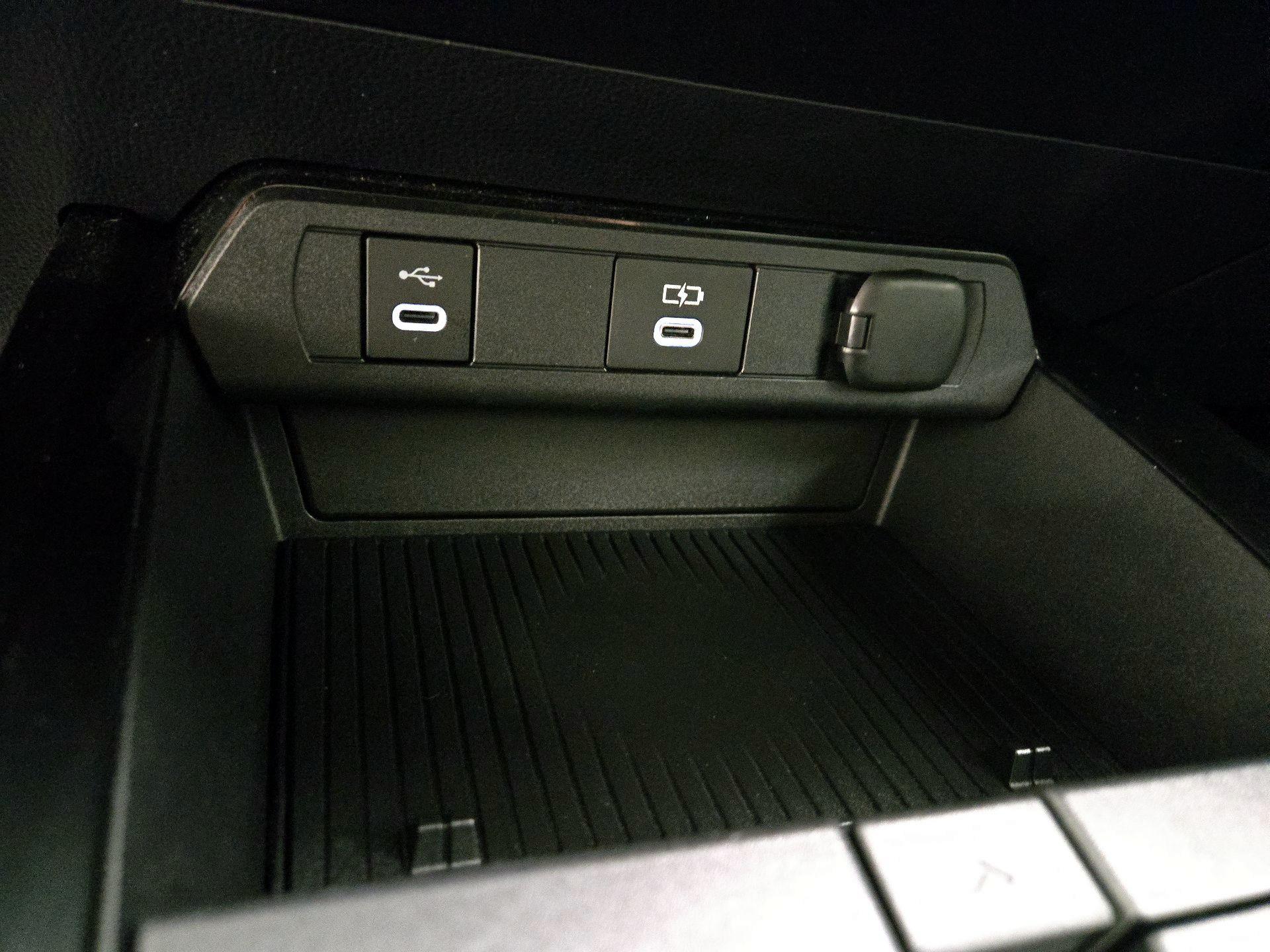 Thumbnail: 2024 Toyota Prius - 18