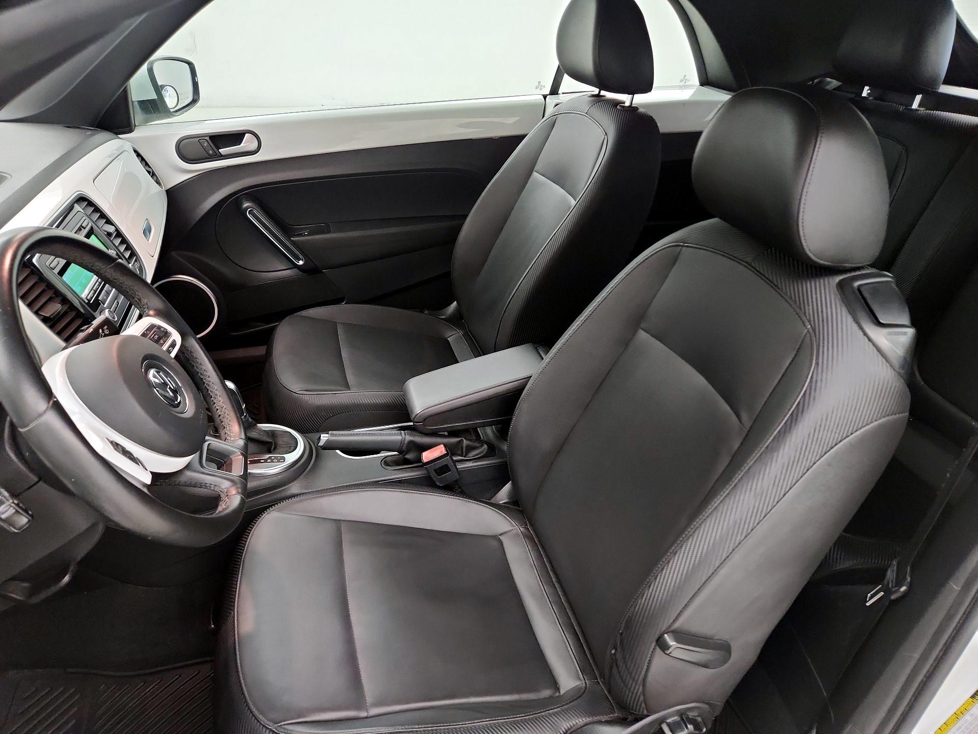 Thumbnail: 2014 Volkswagen Beetle - 11