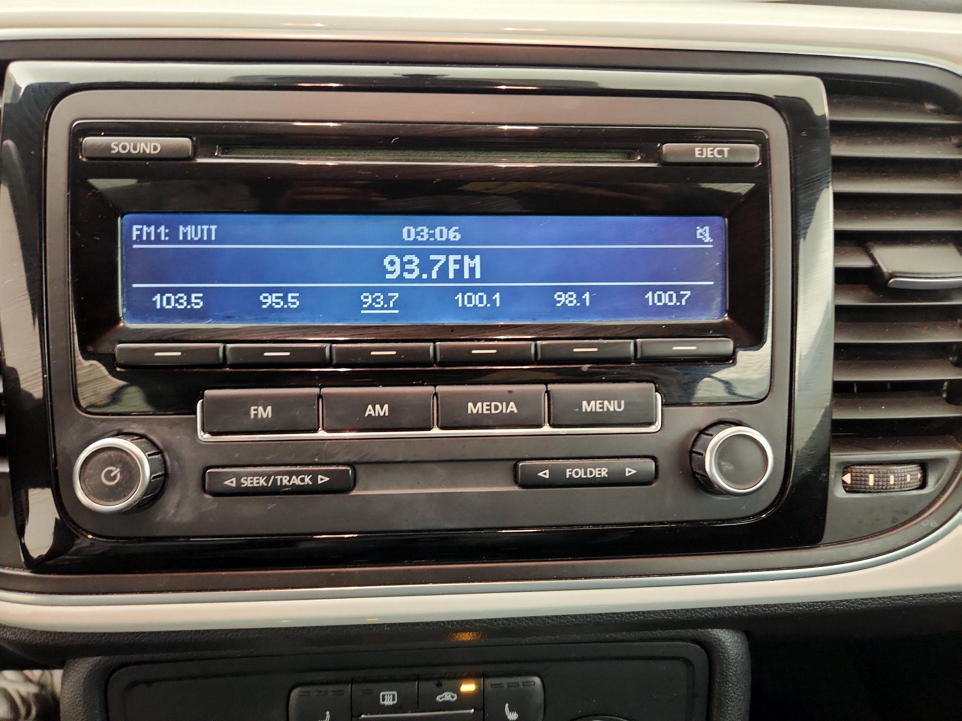 Thumbnail: 2014 Volkswagen Beetle - 14