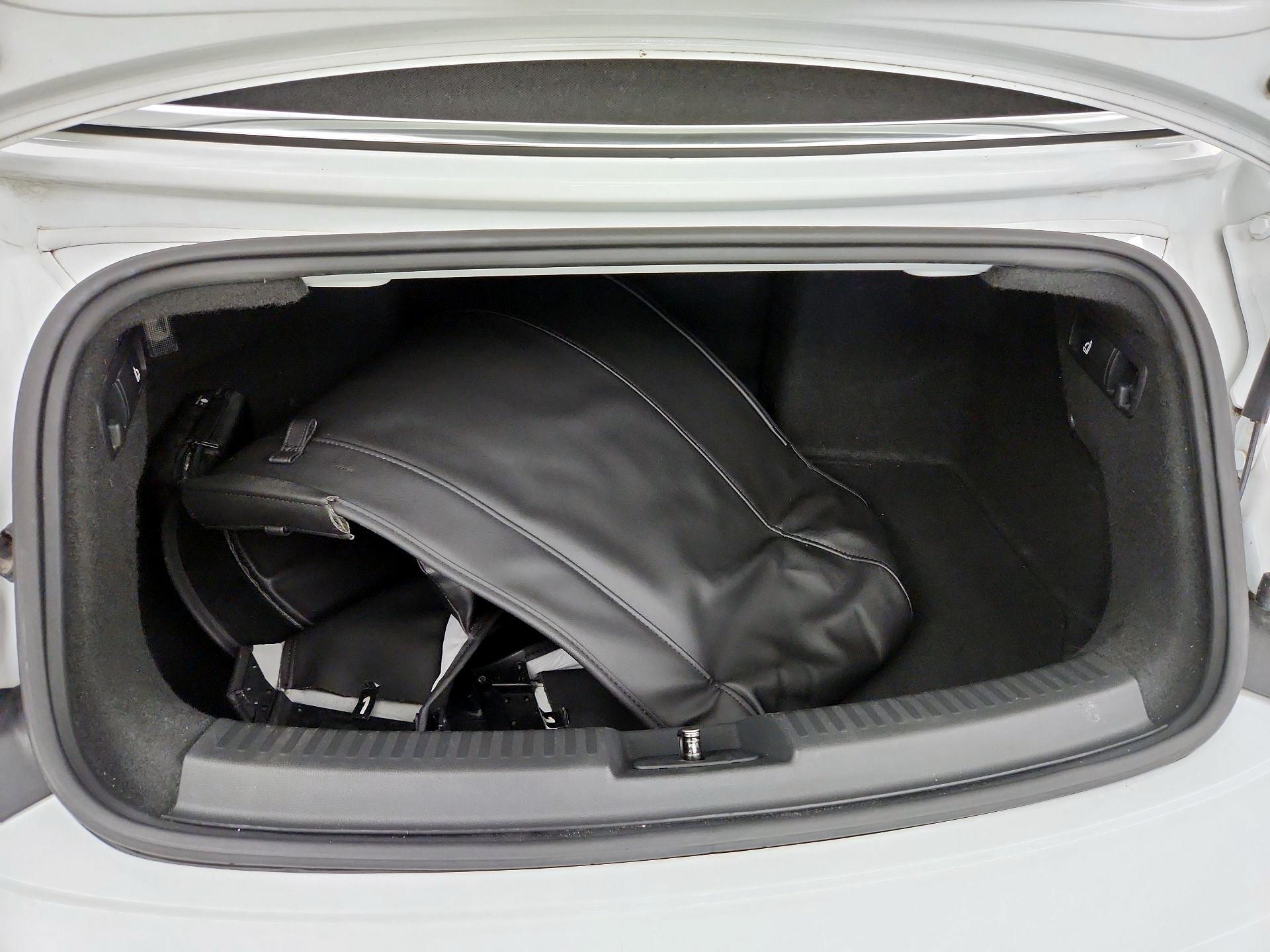 Thumbnail: 2014 Volkswagen Beetle - 19