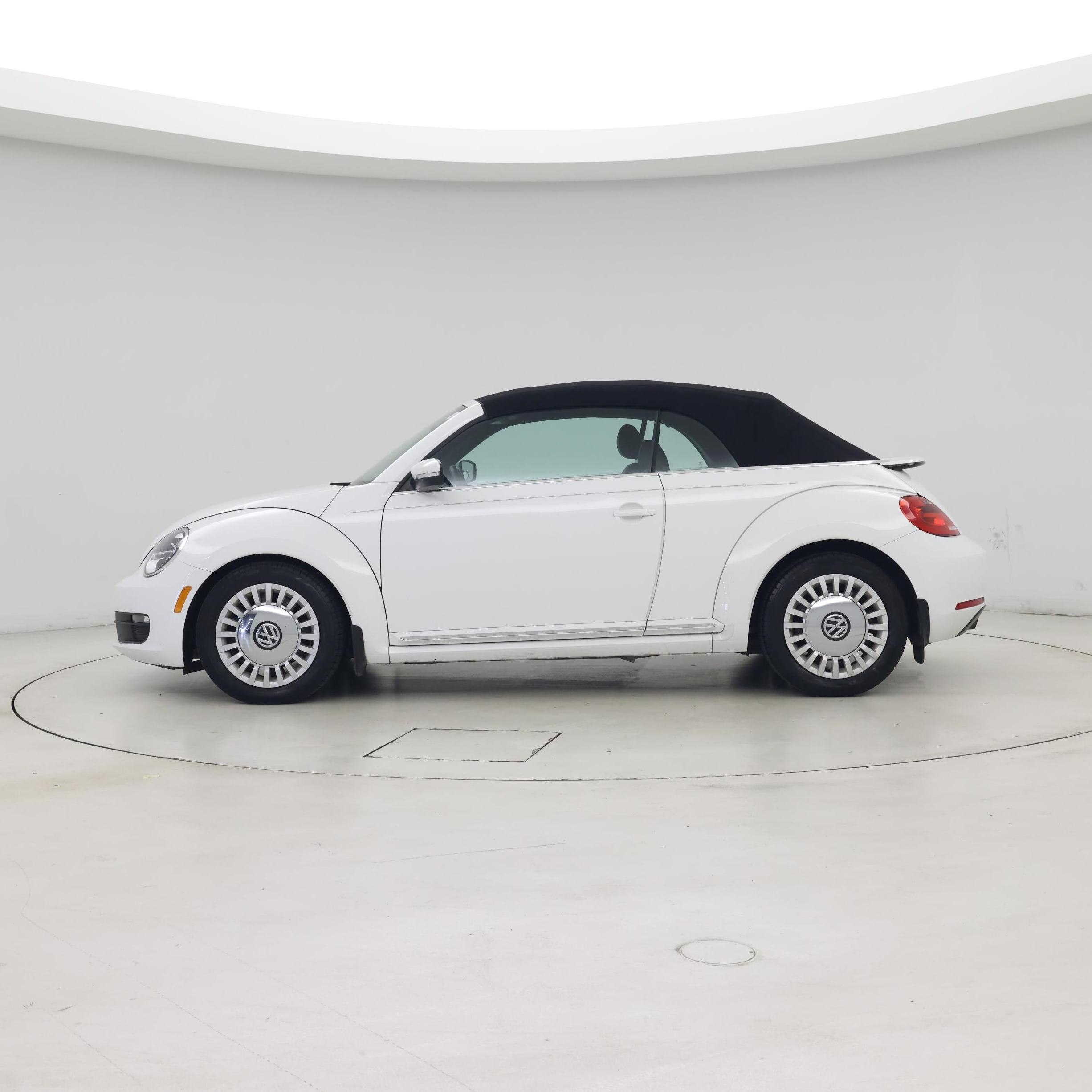 Thumbnail: 2014 Volkswagen Beetle - 3