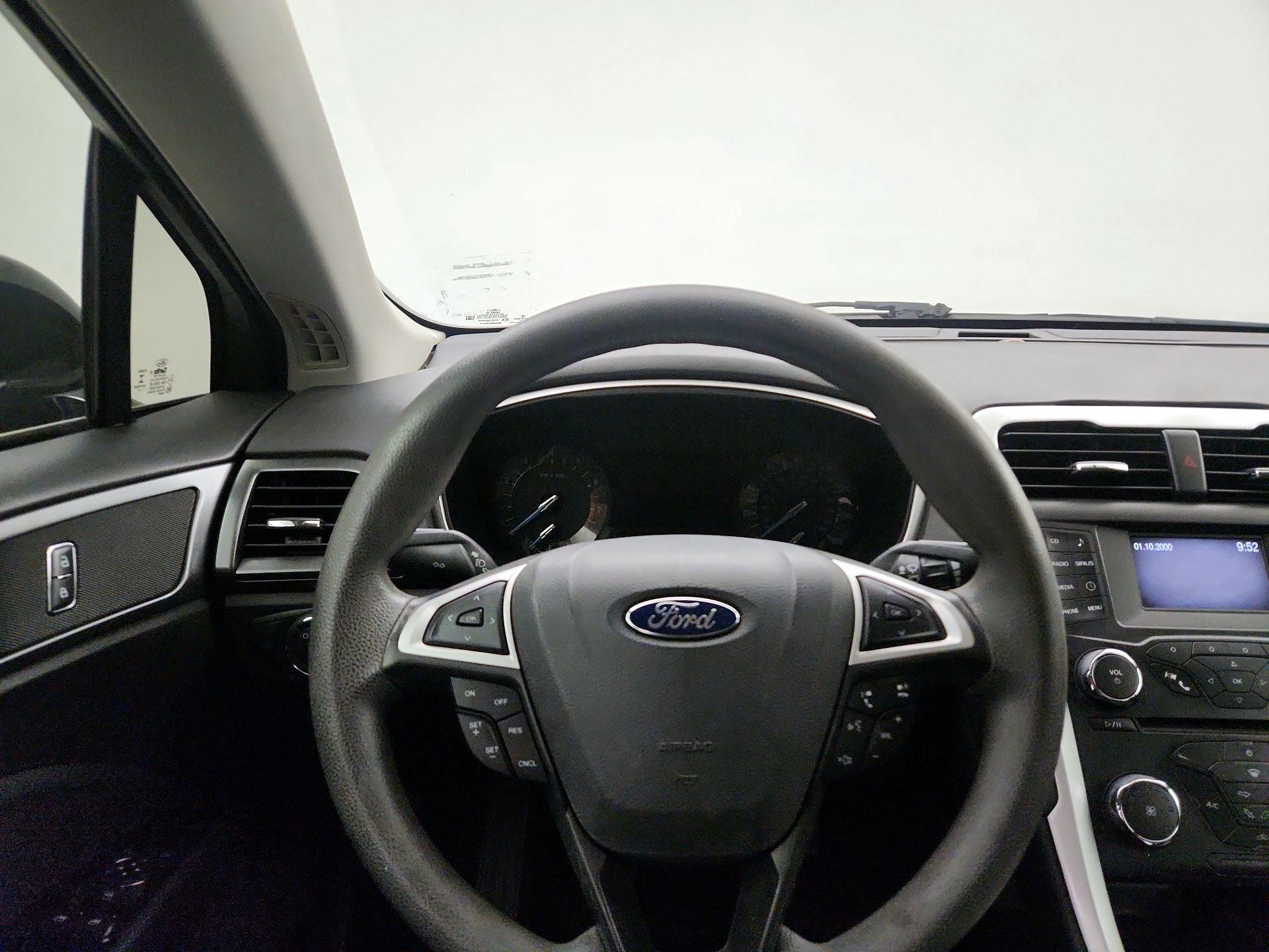 Thumbnail: 2014 Ford Fusion - 10