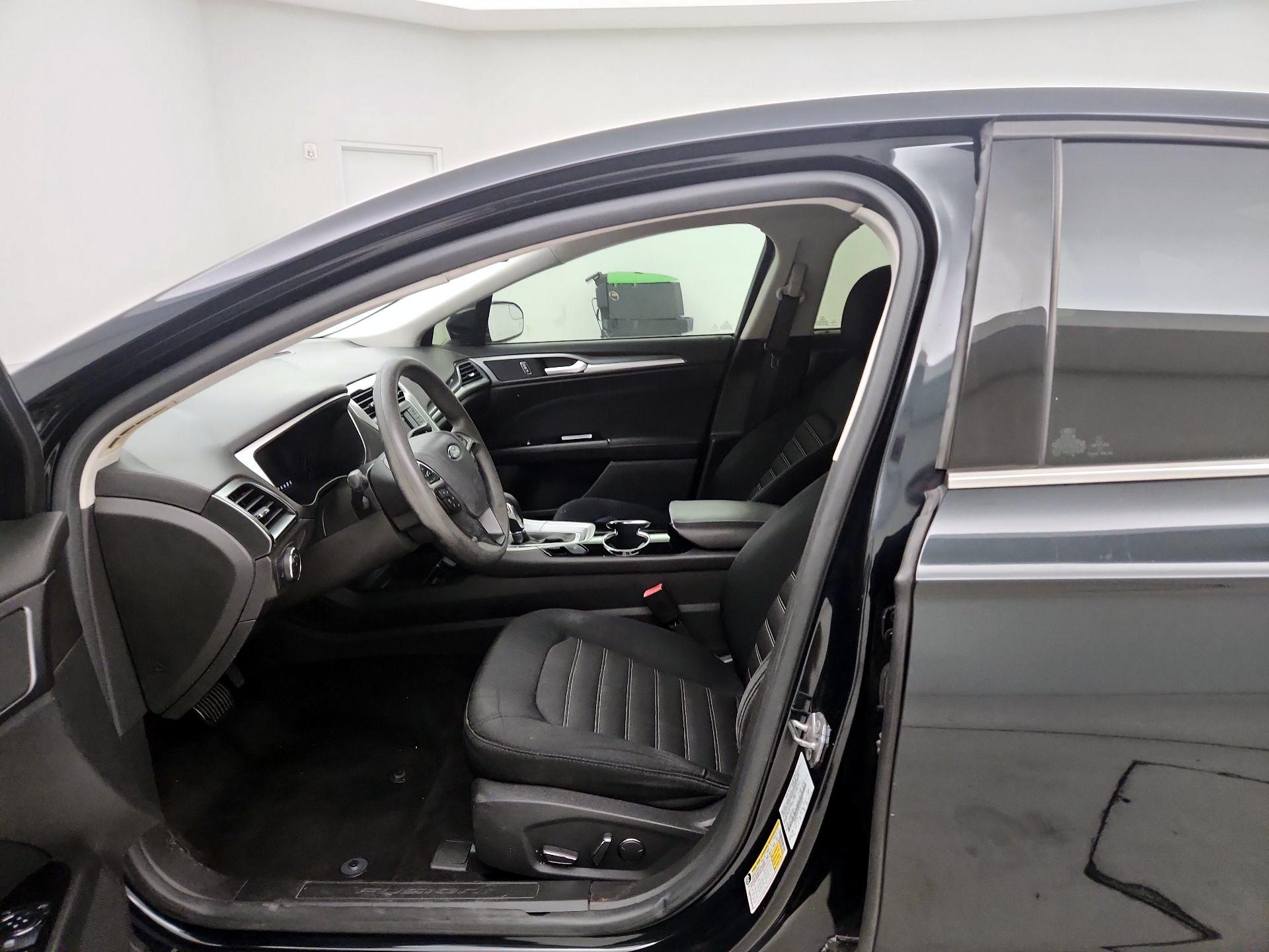 Thumbnail: 2014 Ford Fusion - 11