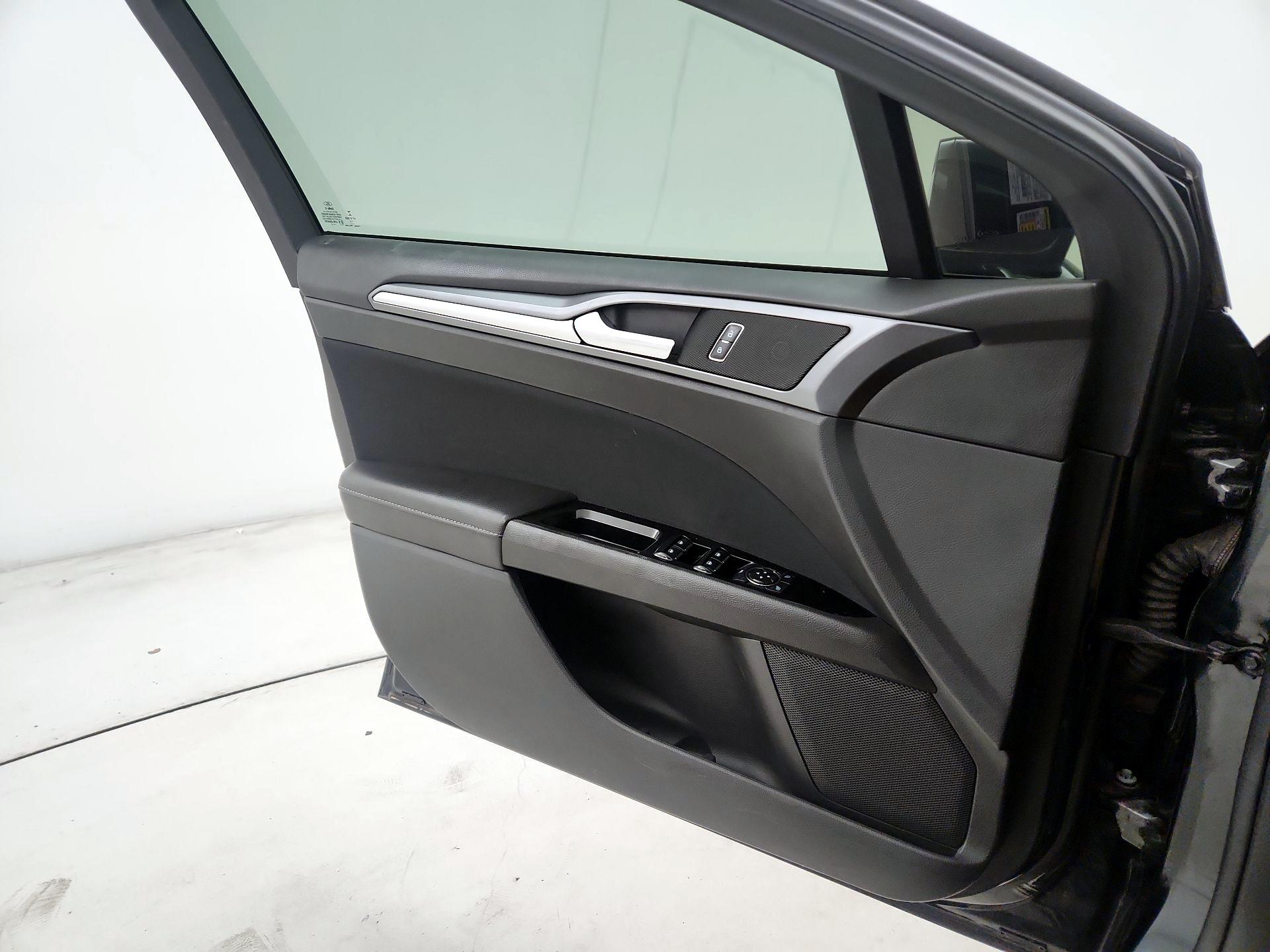 Thumbnail: 2014 Ford Fusion - 12