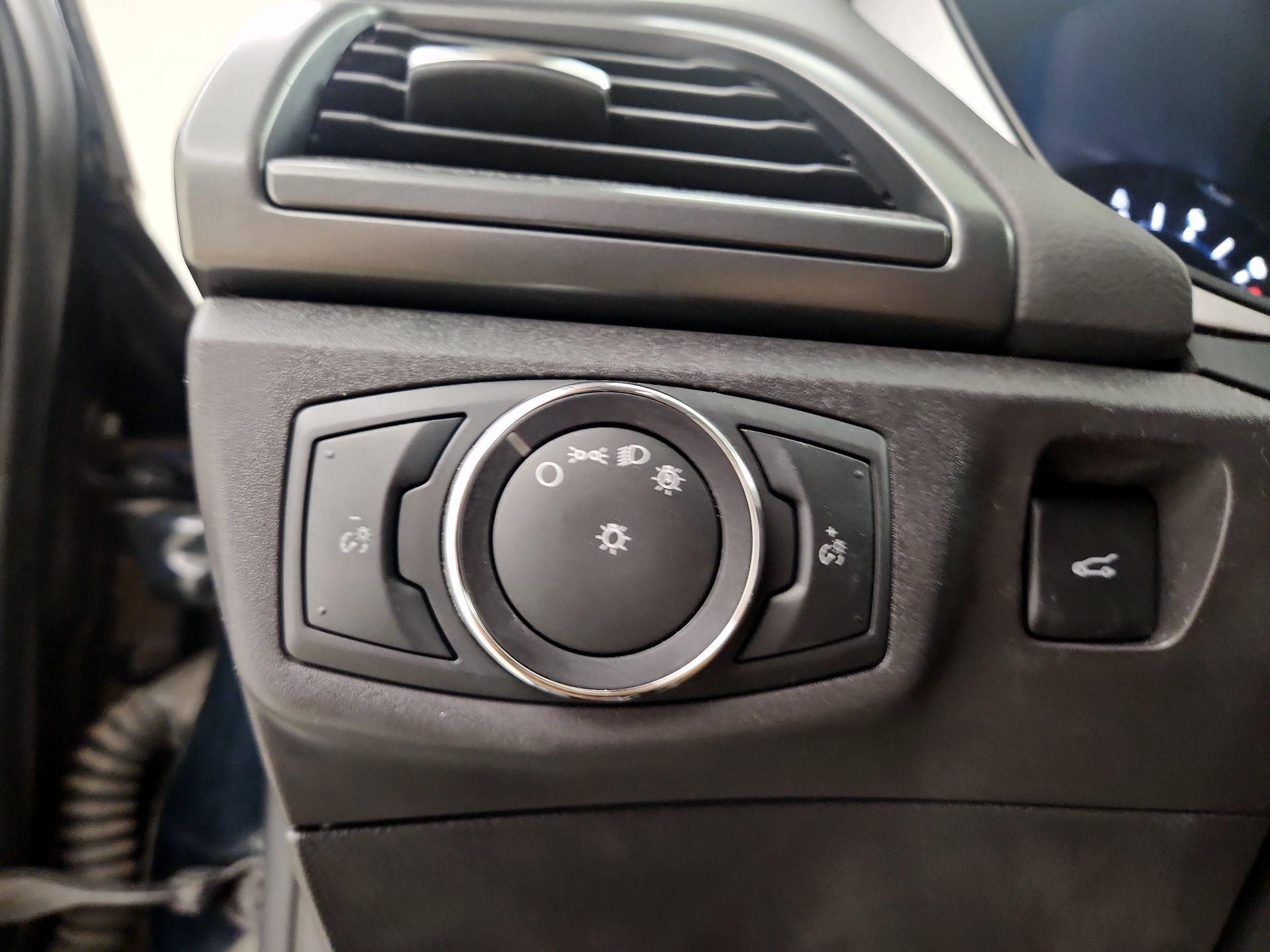 Thumbnail: 2014 Ford Fusion - 13