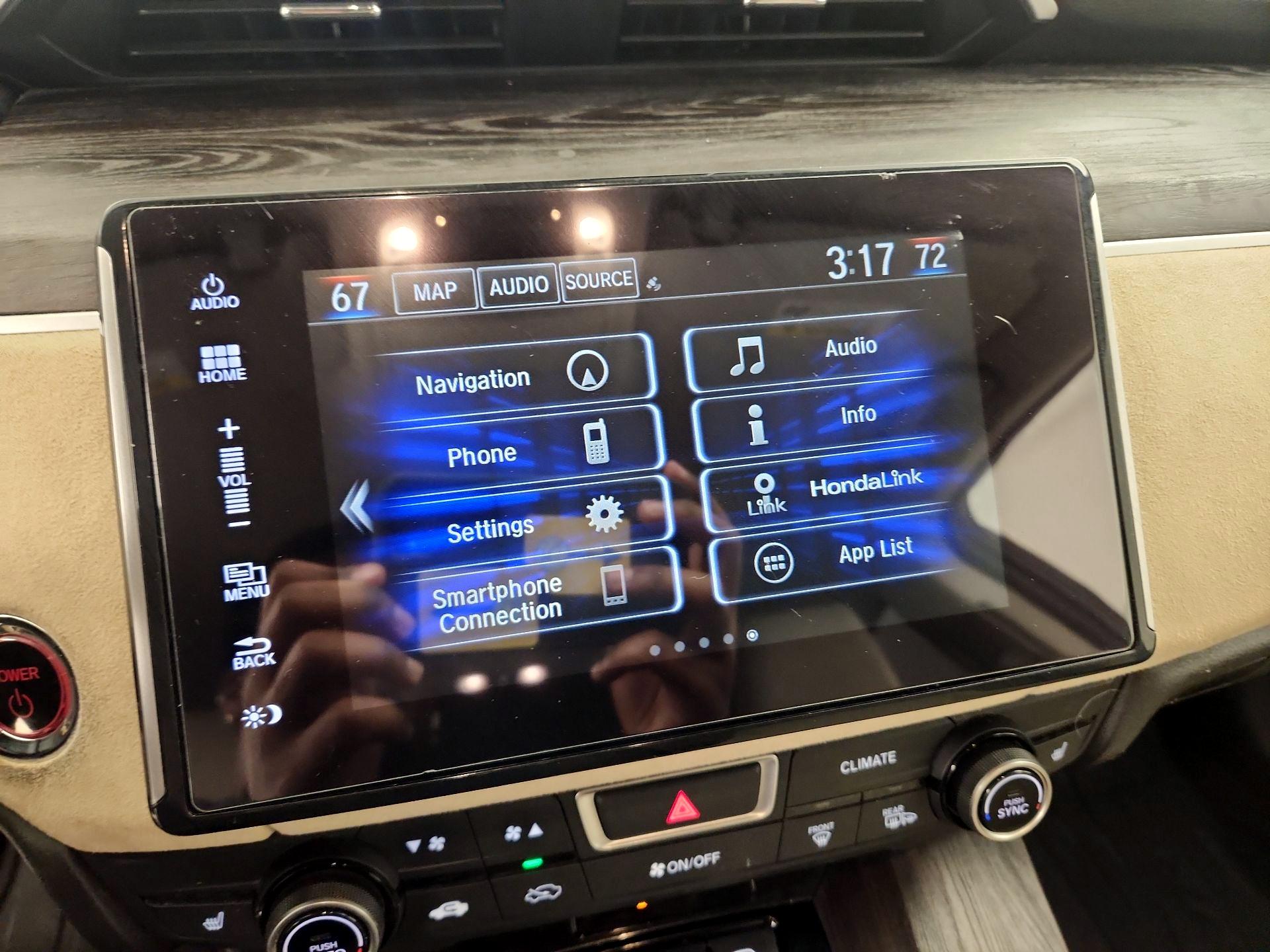 Thumbnail: 2018 Honda Clarity - 16