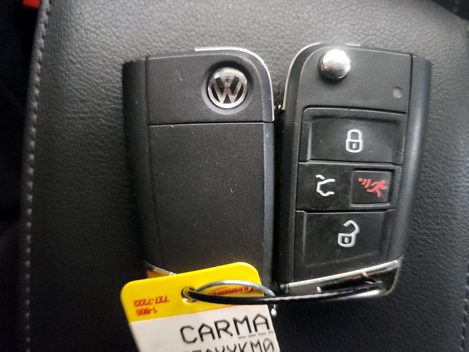 Thumbnail: 2019 Volkswagen Tiguan - 18