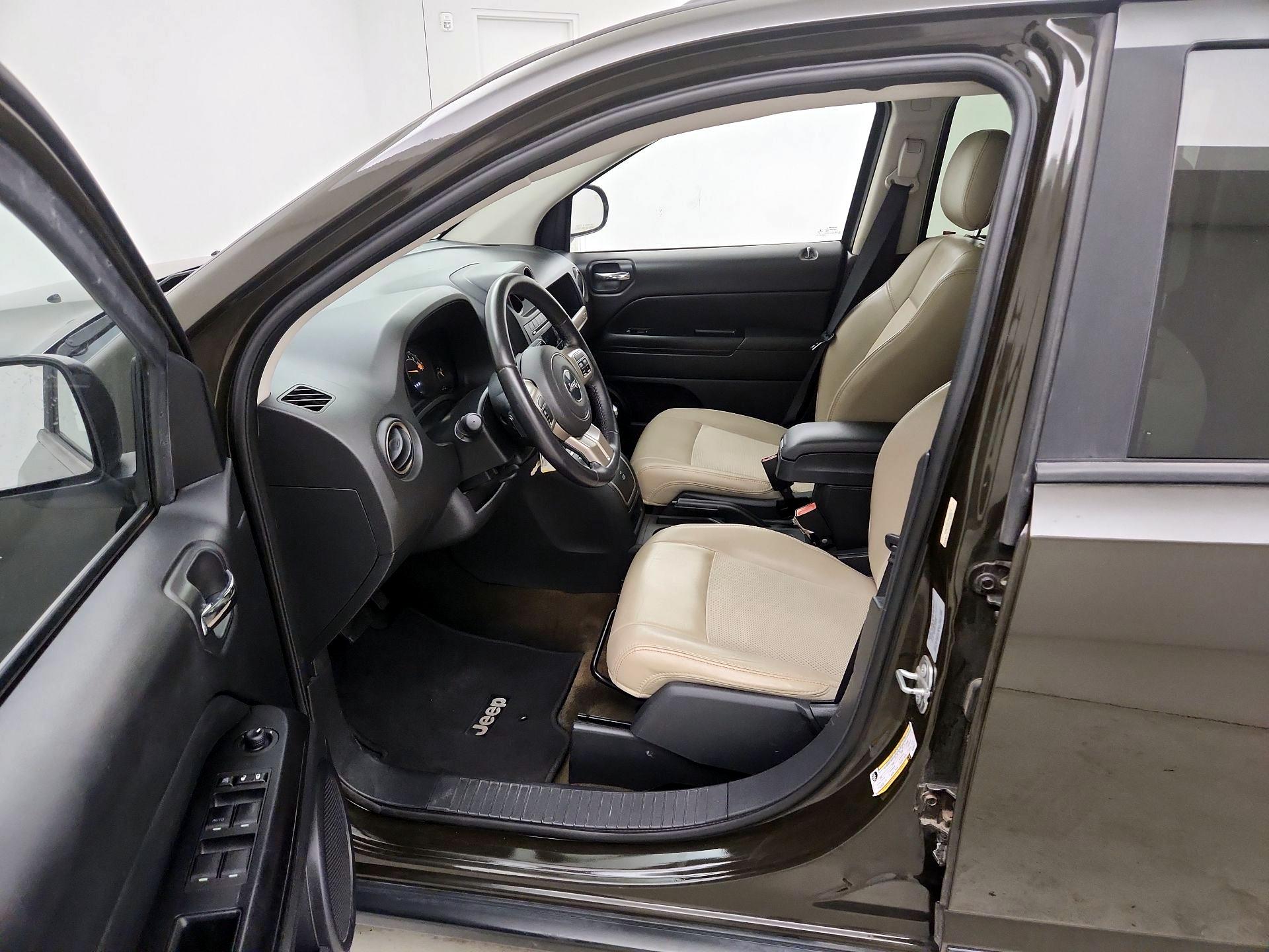 Thumbnail: 2016 Jeep Compass - 11